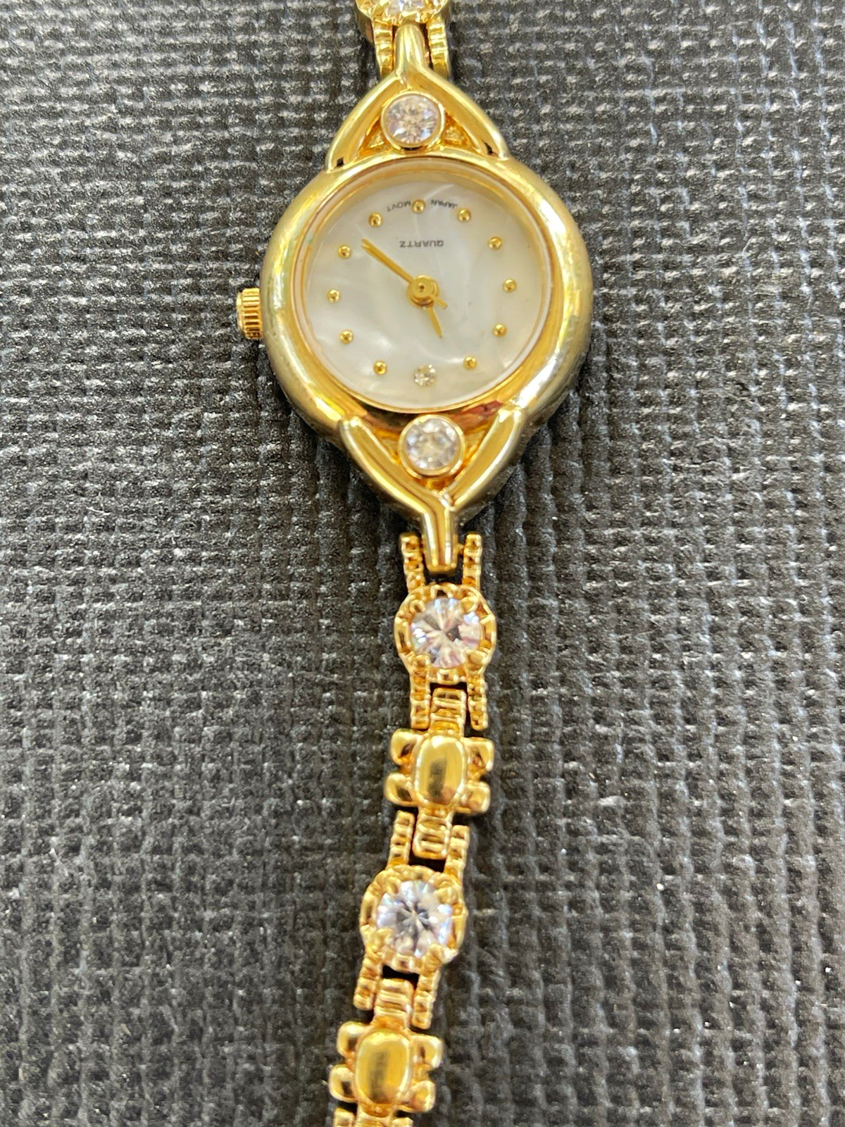 WIND Women’s Quartz Gold Tone Metal Bracelet Watch White Dial Dress