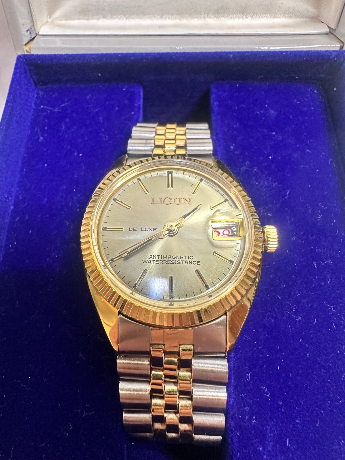 Vintage Ligun De Luxe Mechanical Wristwatch Champagne Dial Gold Two Tone