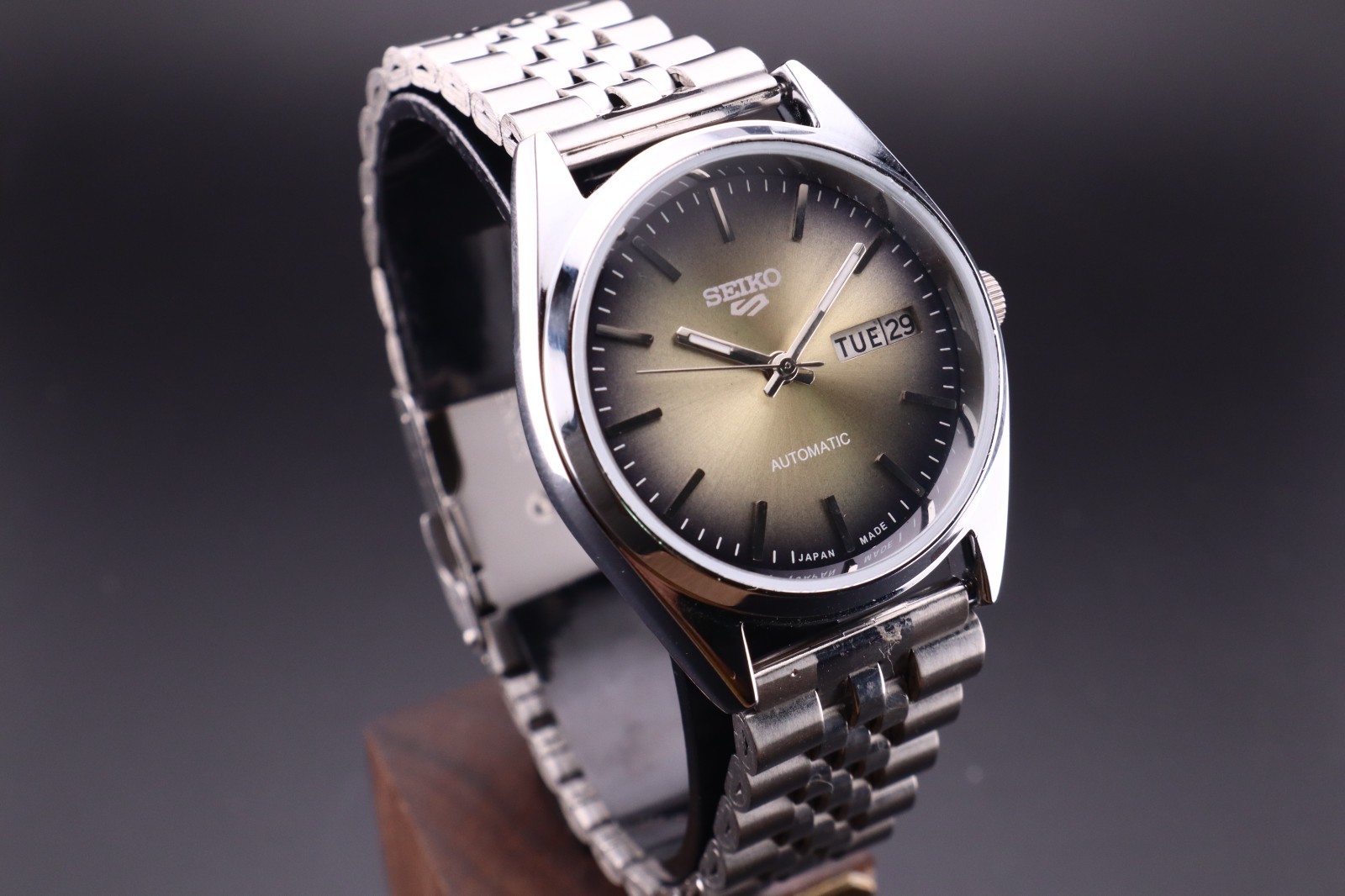 Vintage Seiko 5 Automatic 6309A Japan Made Men’s Wrist Watch, Day/Date