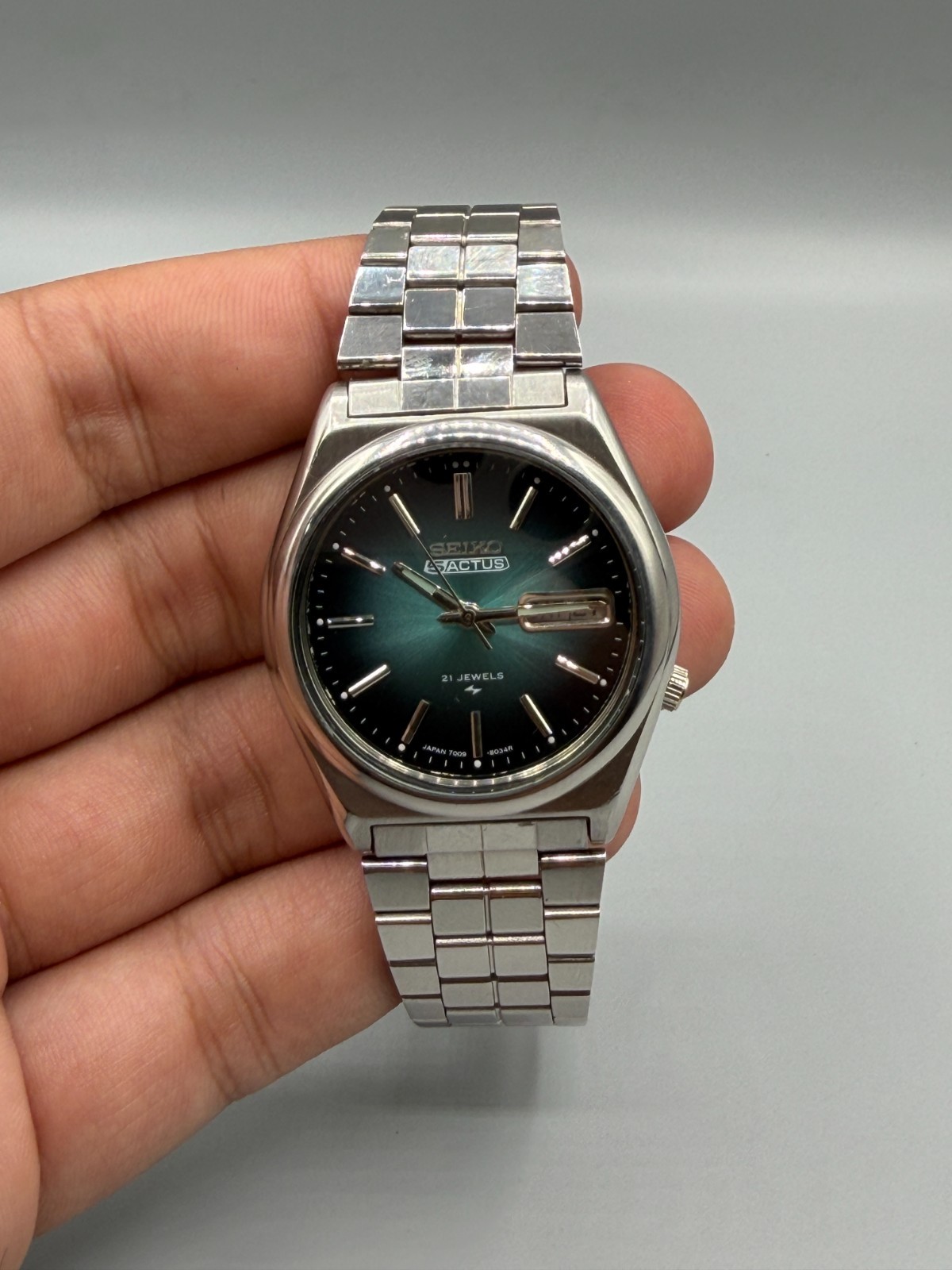 Vintage Seiko 5 Actus 7009 Automatic 21 Jewels Men’s Watch Japan | Blue Sunburst