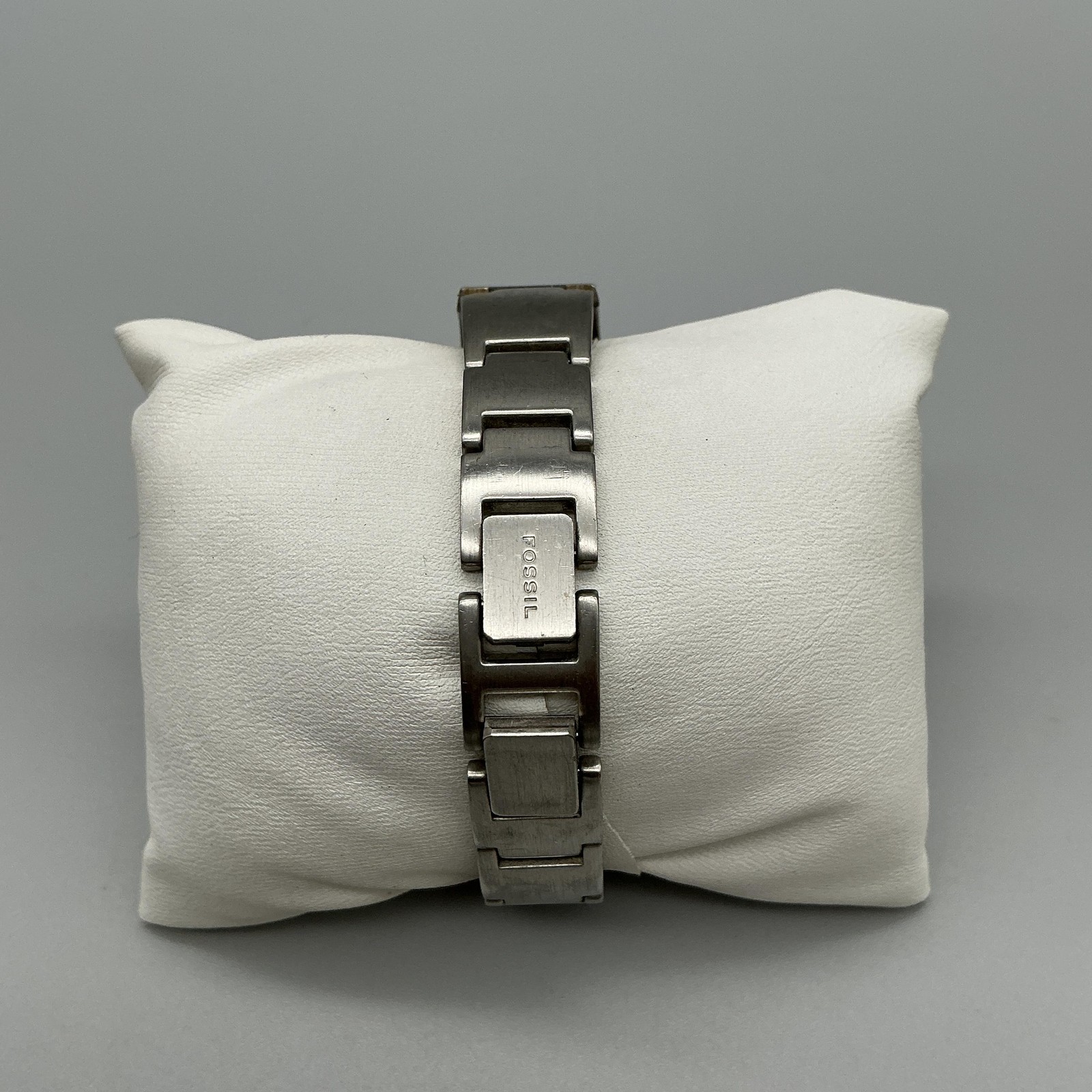 Vintage Fossil Womens Watch 18mm Silver Tone F2 ES-9061 New Battery 6.75″