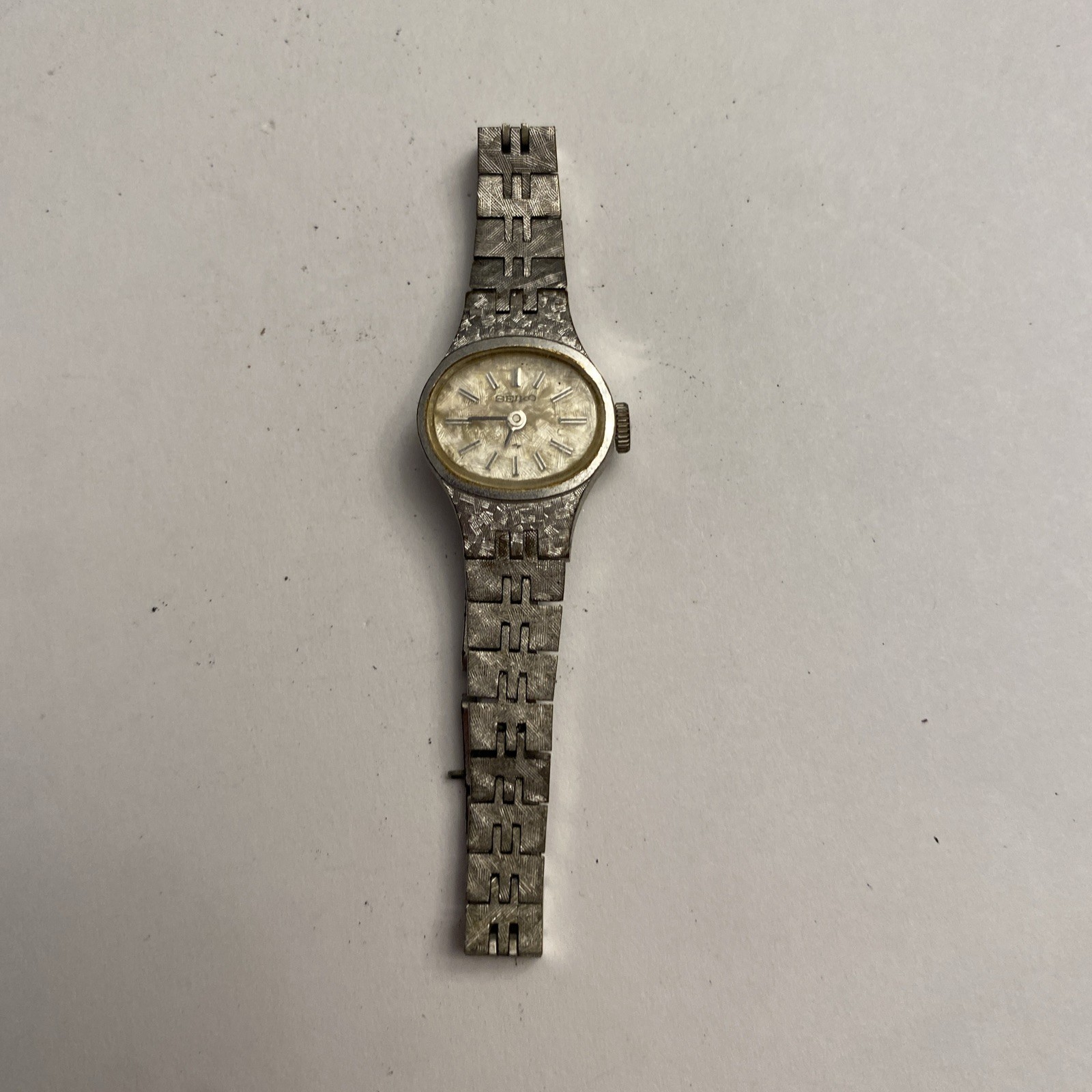 Seiko Watch Women 17mm Silver Dial Silver Tone Manual Round 11-7619 Runs VTG AB1
