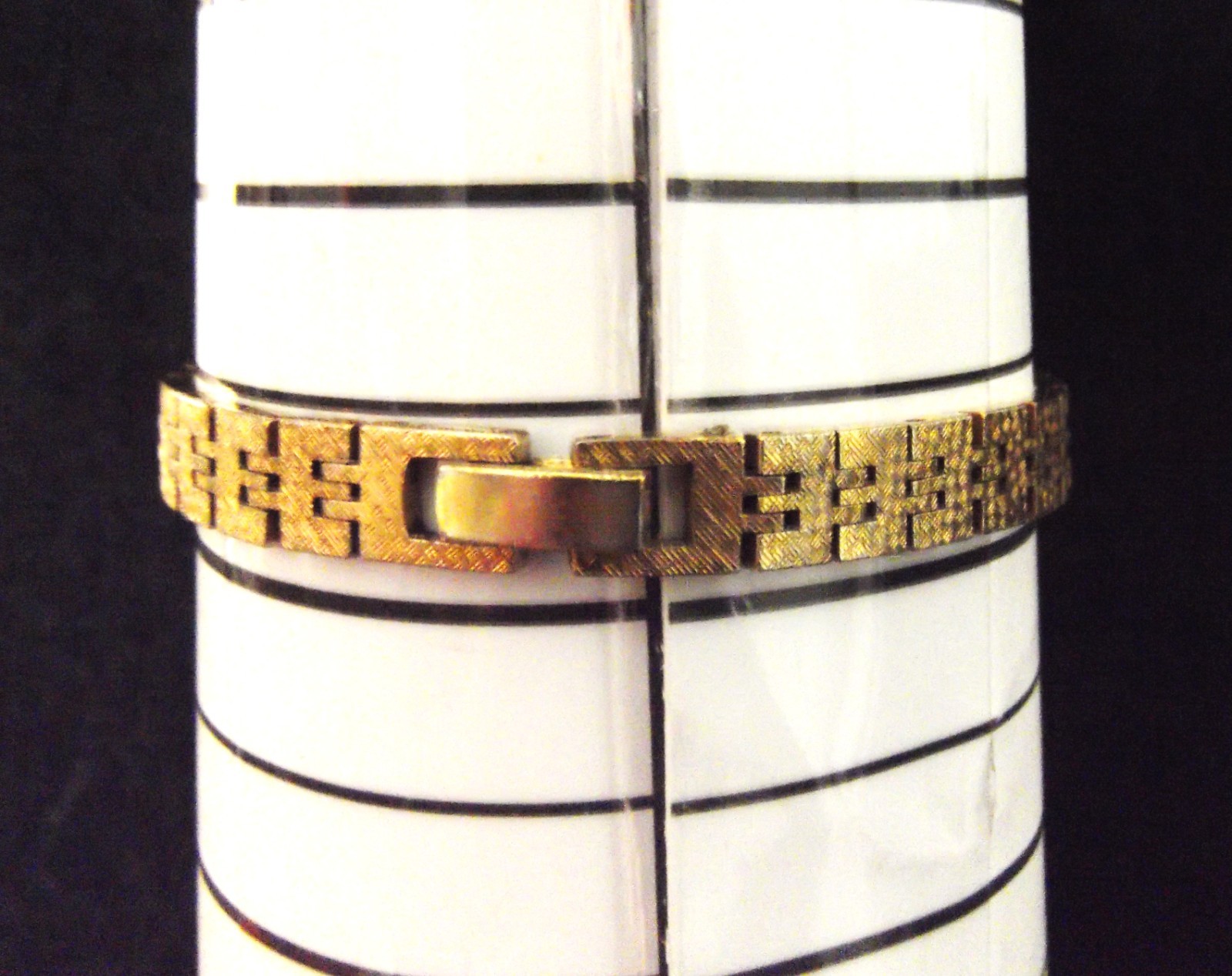SEIKO 8 JEWELS QUARTZ WOMEN’S WATCH 18mm CASE 2320-2880R NEW BATTERY WORKS GREAT