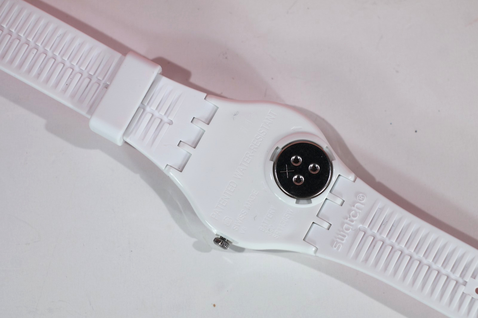 New Swiss Made Limited Swatch Watch GW190 PINKDOTS 34MM White Pink Dots Unisex