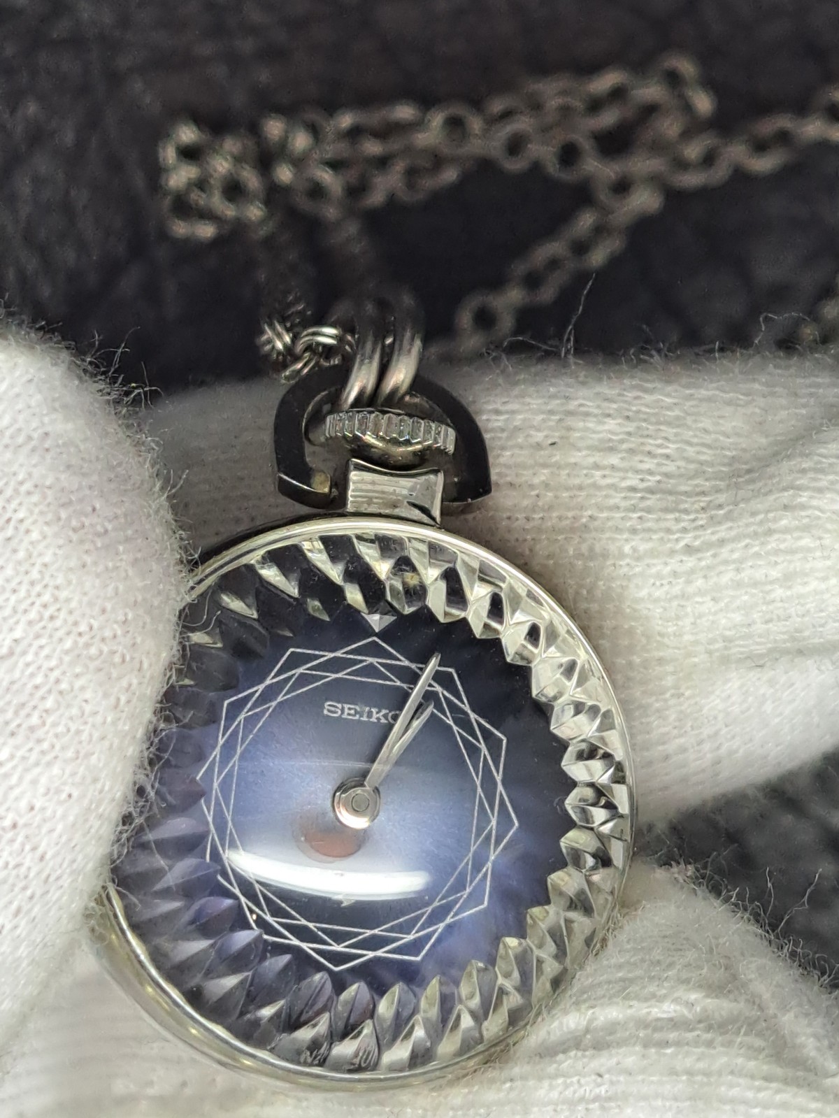 Vintage Seiko ORB GLOBE WATCH NECKLACE 17j SPHERE BLUE 21-0400 VISIBLE MOVEMENT