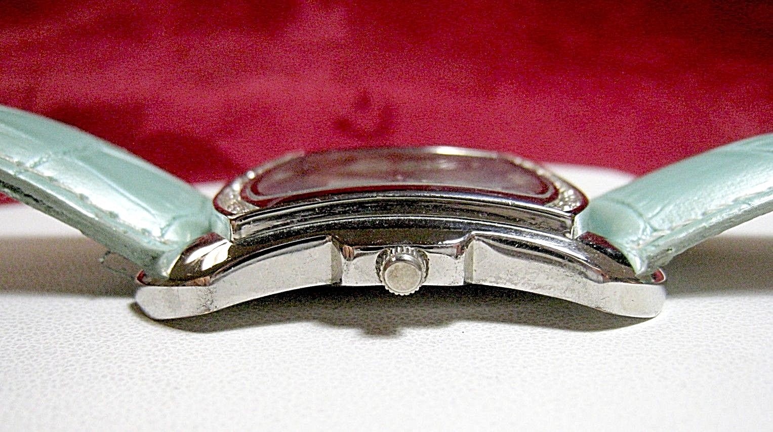 BURGI WATCH BTV011GN CRYSTALS LIGHT GREEN LEATHER STRAP LADY’S WATCH NEW BATTERY