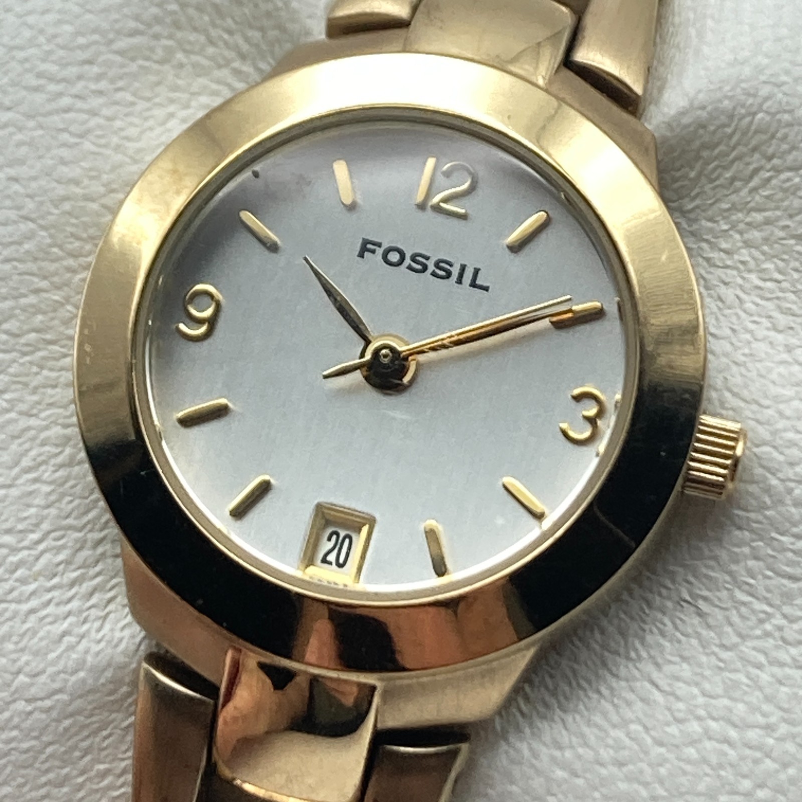 Fossil F2 Women’s Watch 23mm Gold Tone Date Round WR 30M New Battery TINY 5.5″