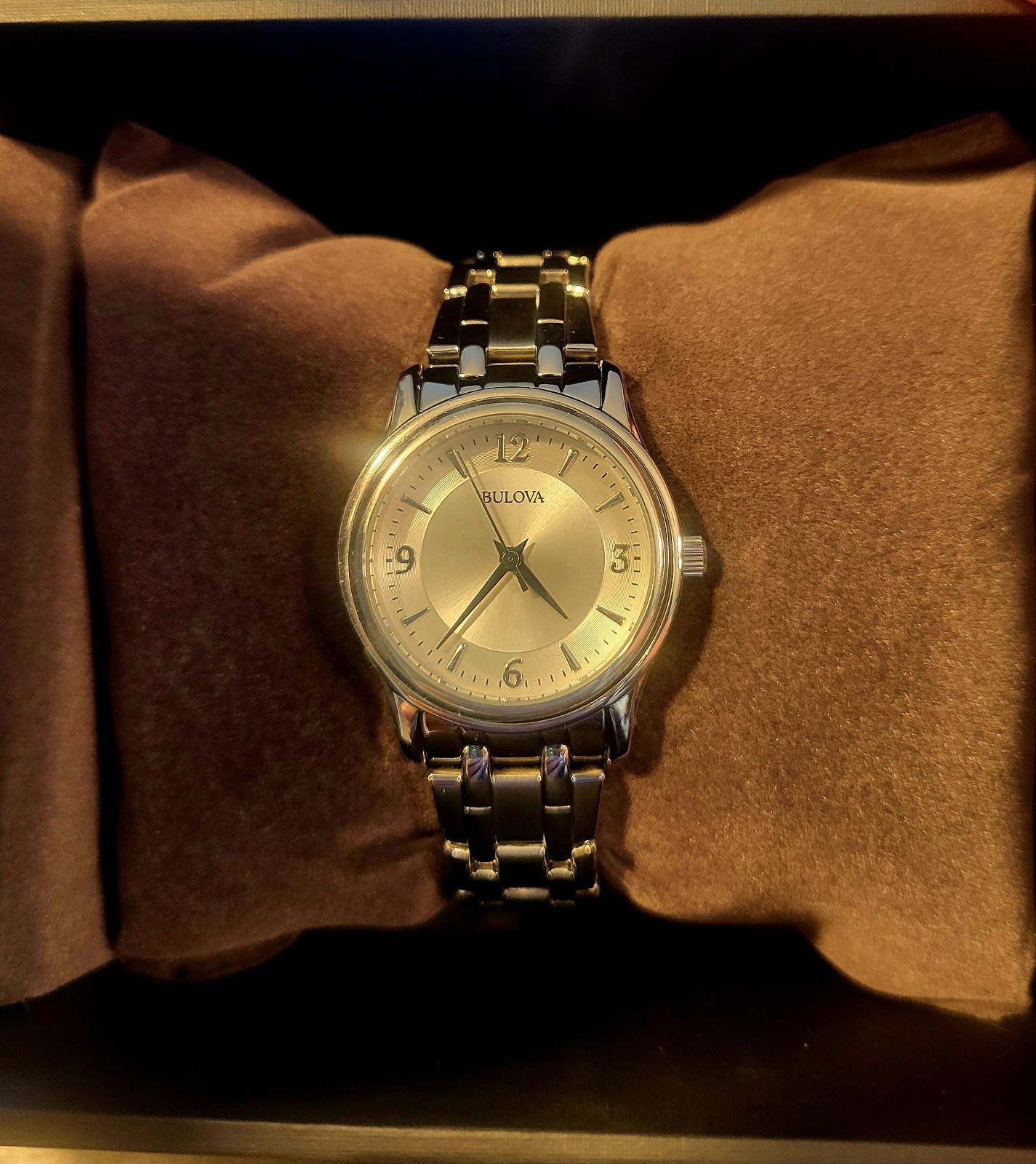 Bulova Ladies 96L005 Silver 30mm Watch Classic Round Dial Steel Bracelet