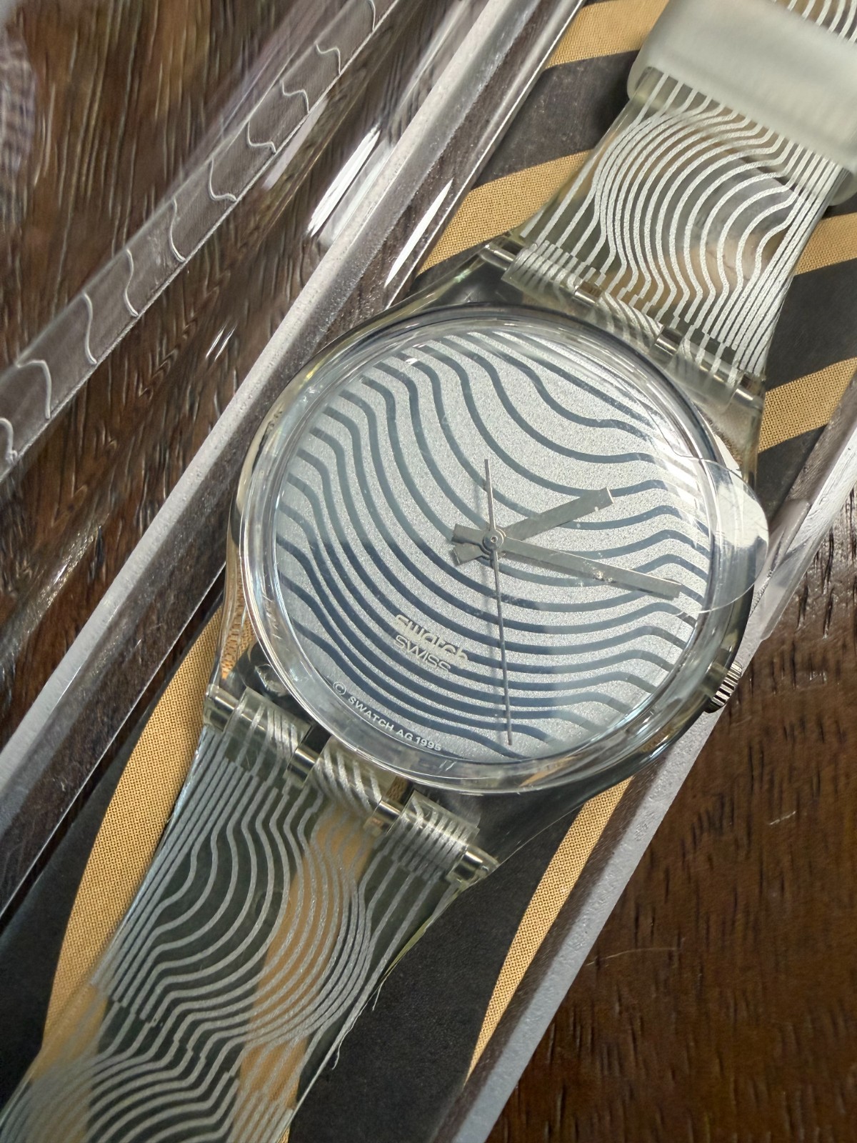 1996 Swatch Keret GK231 NOS Victor Vasarely Artist Op Art Gent 34mm Working