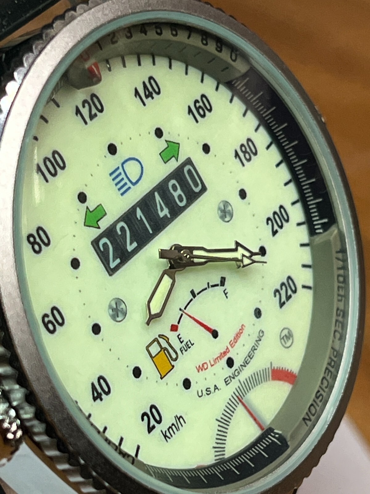 Sport Speedometer Quartz Watch 48mm Silver Case Silicone 24mm Band Luminous Dial
