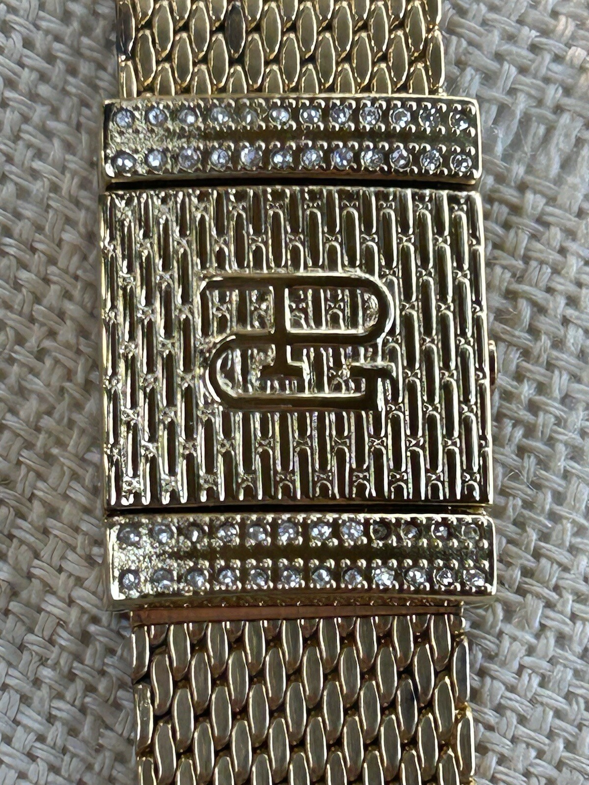 Paolo Gucci Flip Top & Crystal Gold Mesh Bracelet Watch women’s 8.24″