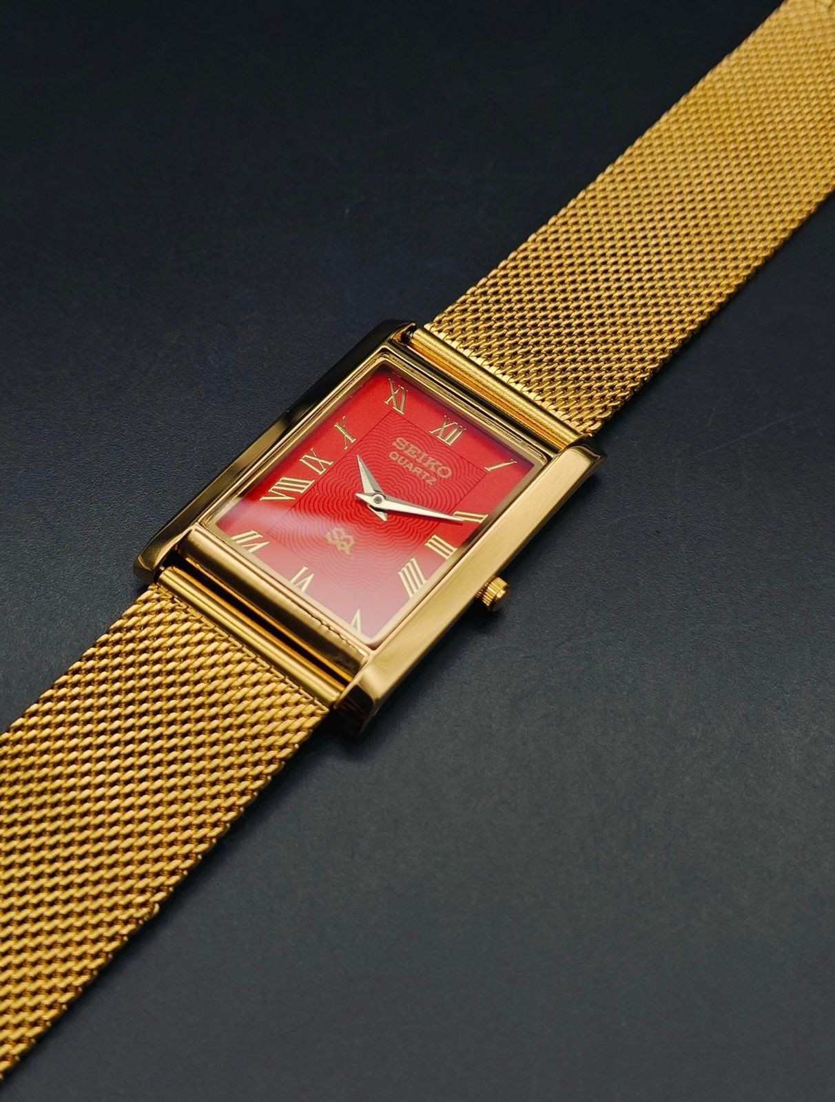 Rare Vintage Seiko Slim Quartz Men’s Wrist Watch