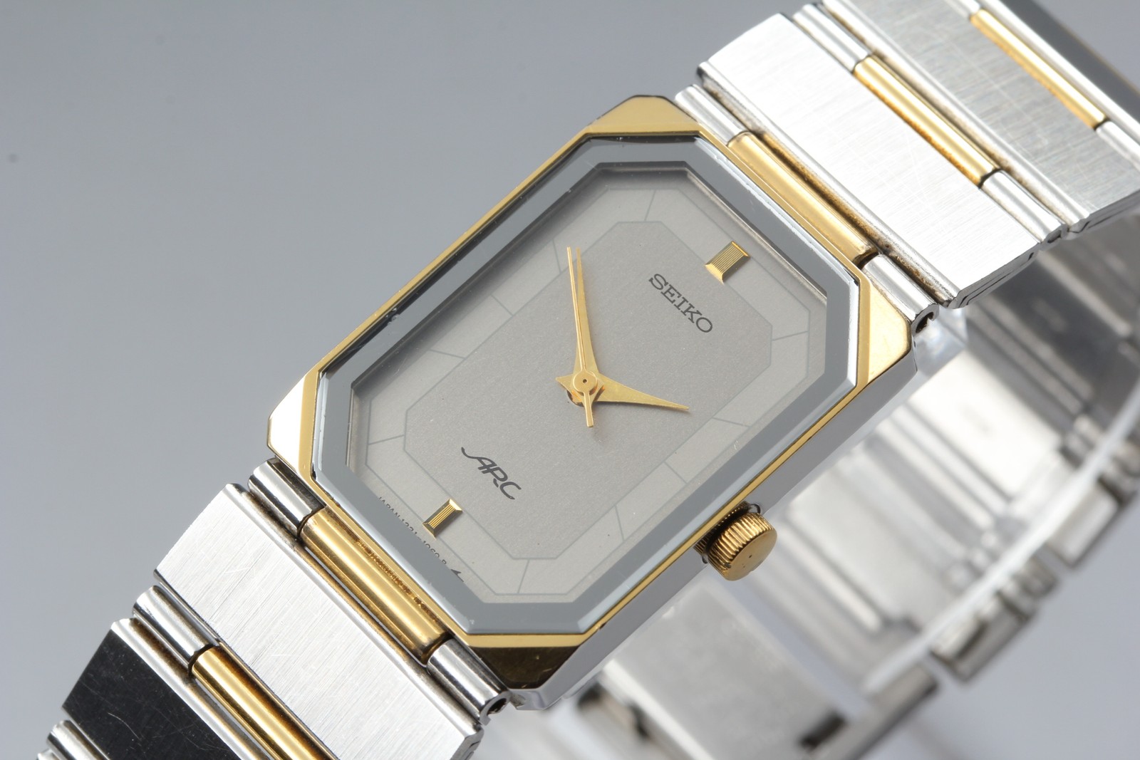 [N MINT] 1985 Seiko ARC 1221-5800 Tank 20mm Gold Two Tone Women’s Quartz Watch