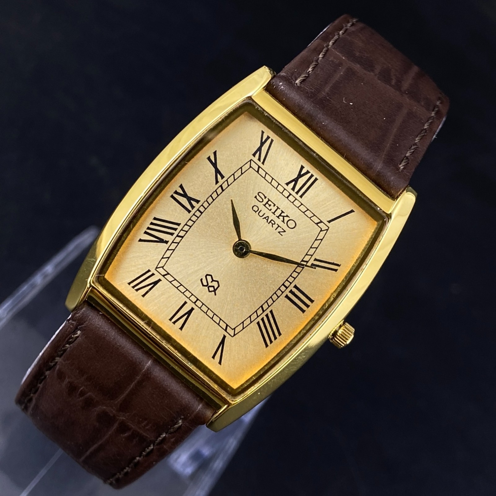 Vintage Seiko Slim Quartz Gold Face Curve Gold Japanese 30MM Men’s Watch A57