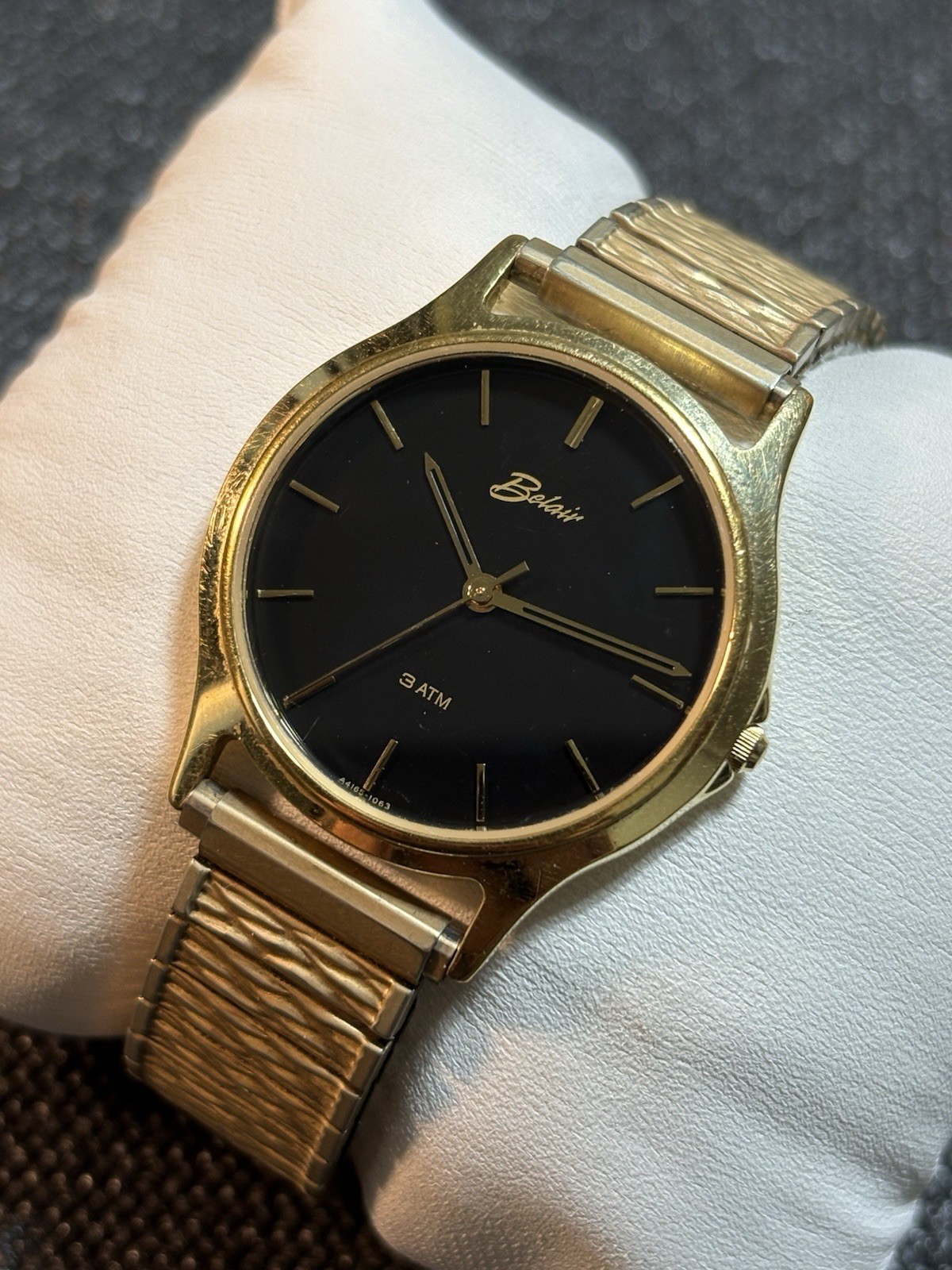 Vintage Belair Mens Quartz Watch 34mm Gold Tone Black Dial,Expandable Band