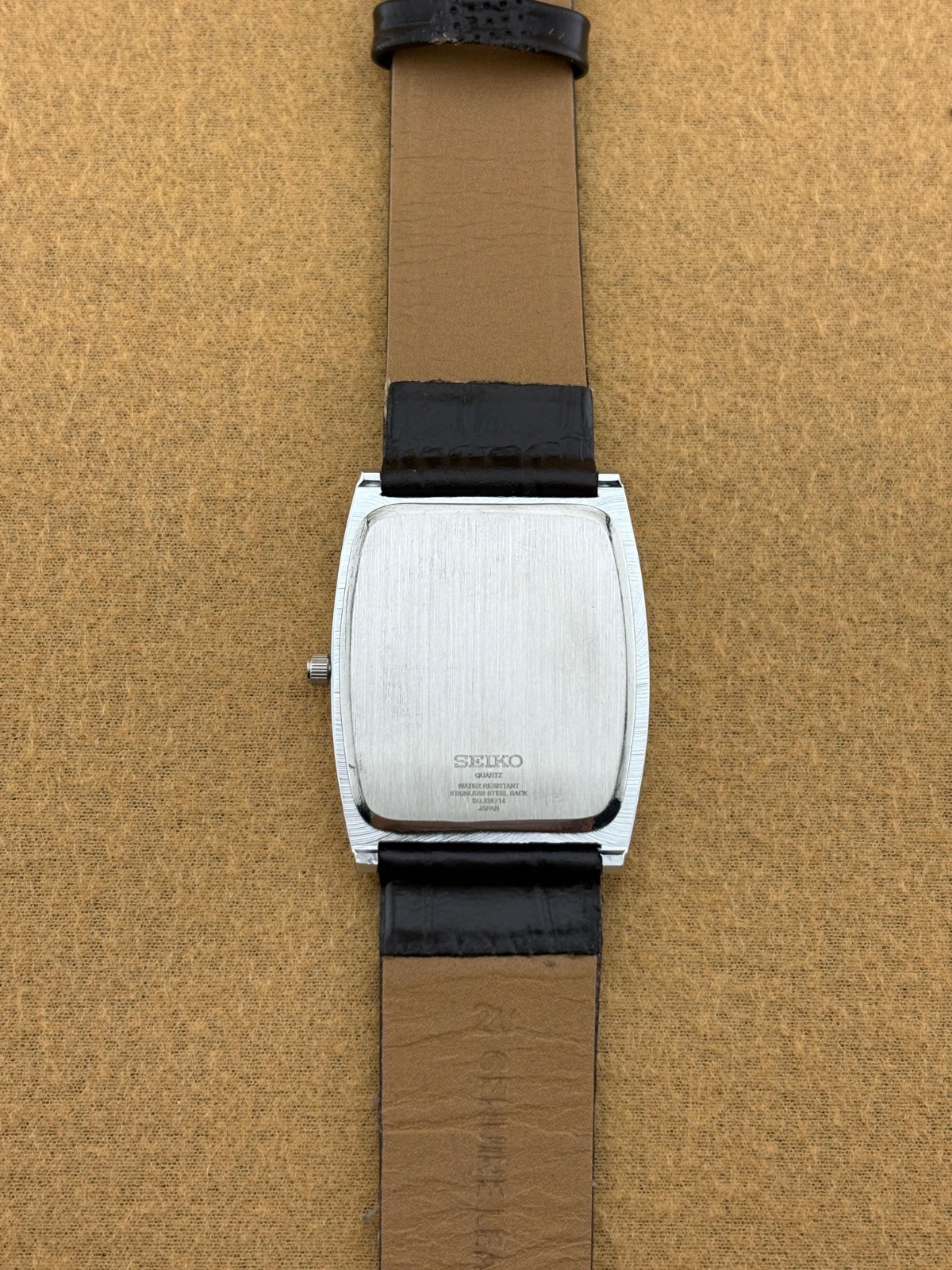 BLACK SILVER BARREL Vintage Seiko Slim Quartz Men’s Wristwatch-DARK BROWN STRAP