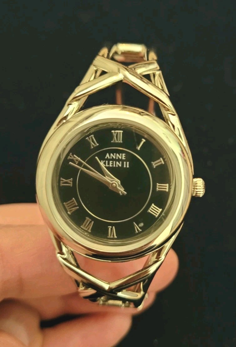 Woman’s Fashion Watch Lot (6); Various Brands; Analog; New Batteries, Running
