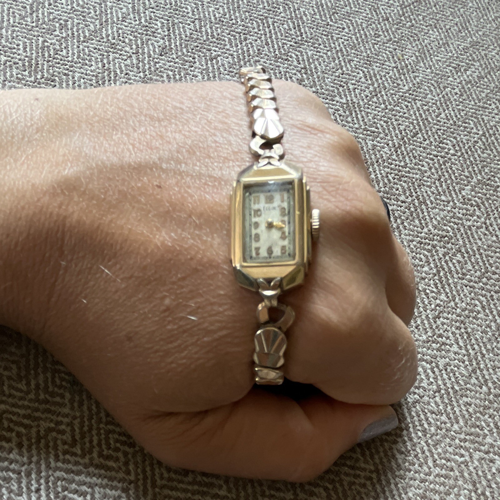 Elgin Women’s Vintage 10 k Gold fill Rectangle Manual Analog Bracelet Wristwatch