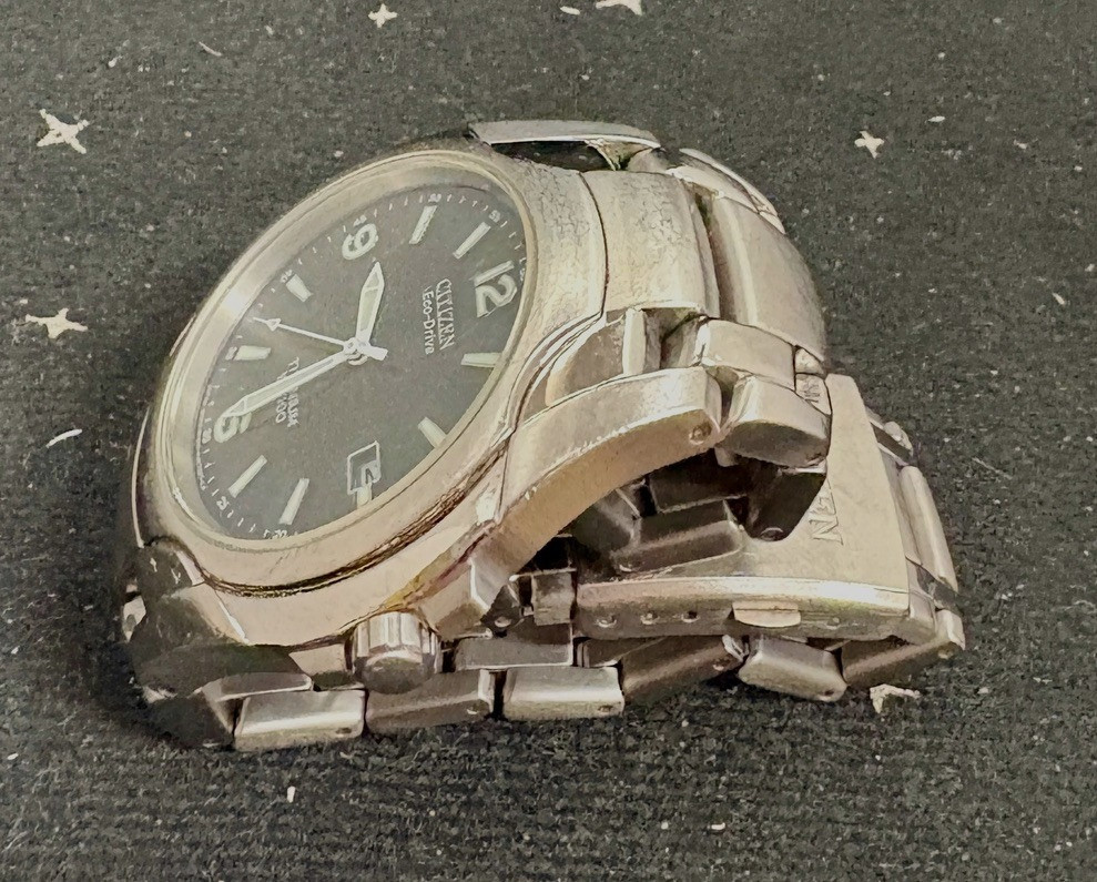 Vtg. Citzen Eco-Drive 391021302 Wrist Watch S-MP-N9 Titanium WR100 Japan works