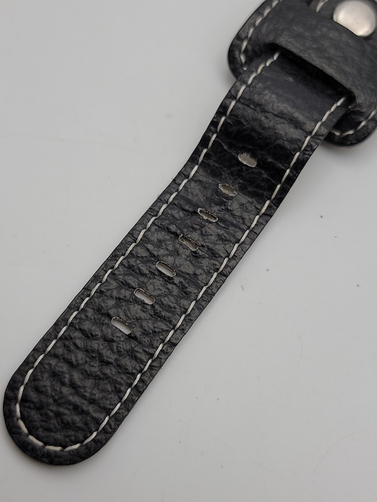 Mossimo Unisex Watch 29mm Black Leather Band 5.75″-7.5″, Runs*
