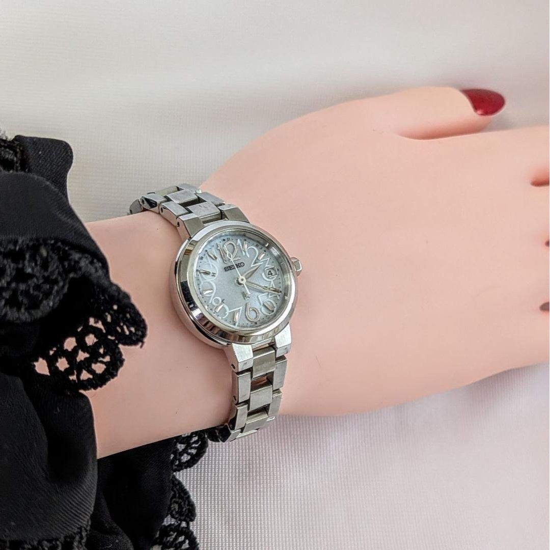 Beautiful Condition SEIKO Ladies’ Wristwatch LUKIA Lk All Silver Cute