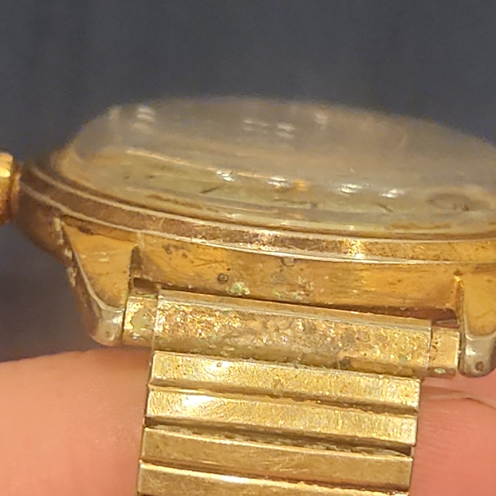 Vintage 1979 Timex Viscount Series Date Calendar Automatic Gold Tone Men’s Watch
