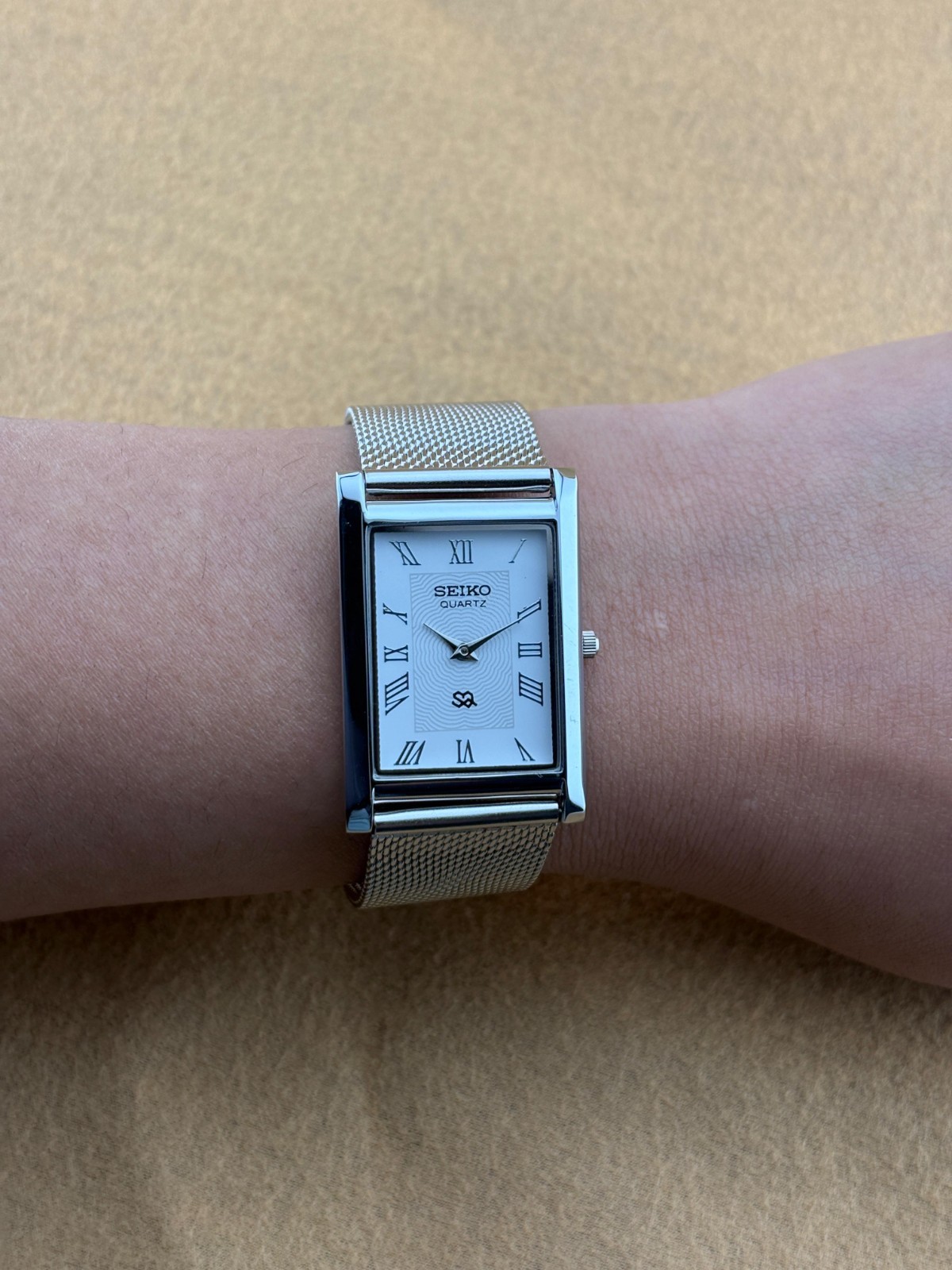 WHITE DIAL Vintage Seiko Slim Quartz men’s Wrist Watch