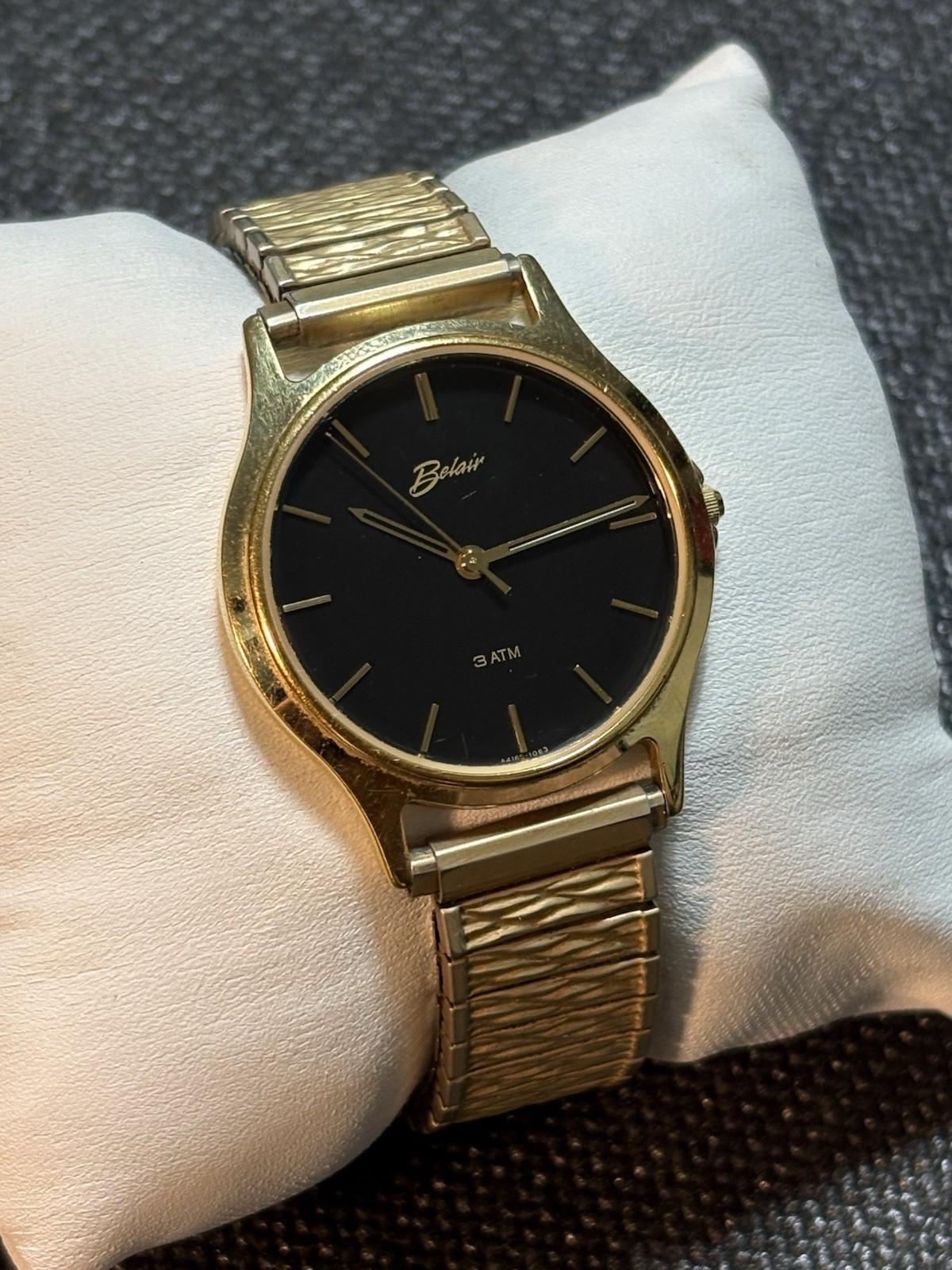 Vintage Belair Mens Quartz Watch 34mm Gold Tone Black Dial,Expandable Band