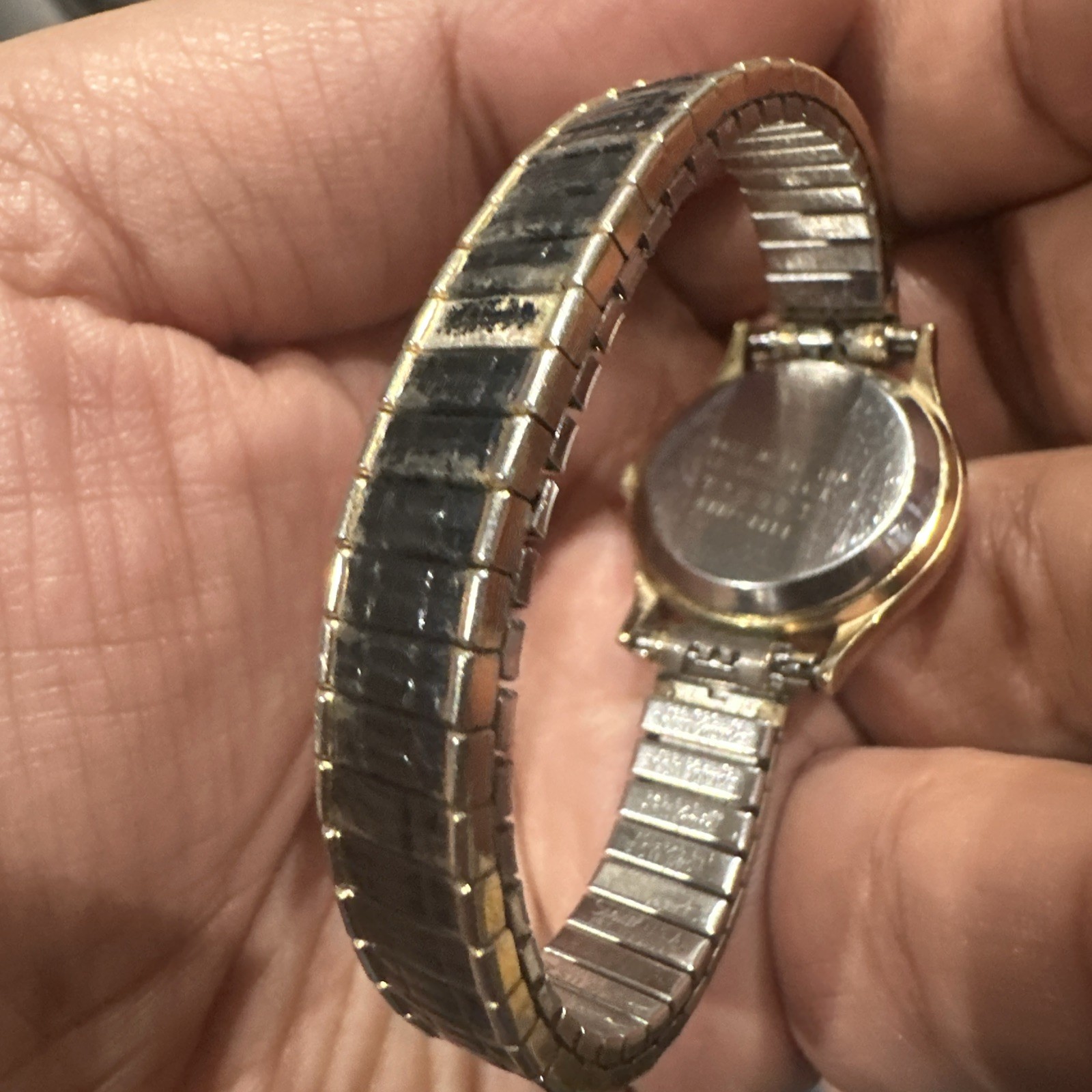 Working Vintage Seiko 24MM Womens Watch Quartz Gold Tone Date Fit 6.5mm Rare