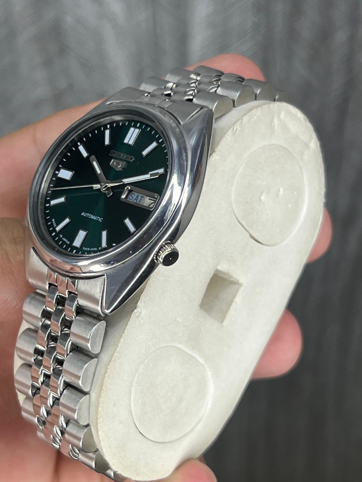 Vintage Seiko 5 7009 Automatic Men’s Day/Date