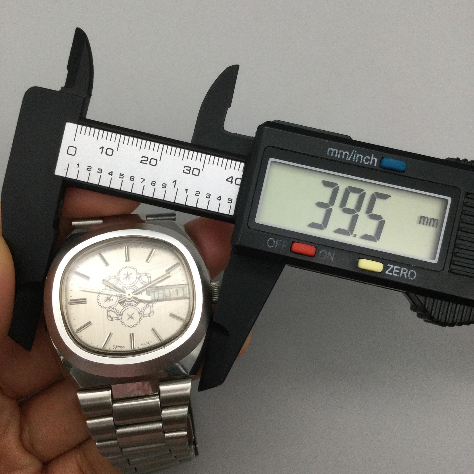 United States Canada Mens Watch 40mm Silver Tone Day Date New Battery 6.25″