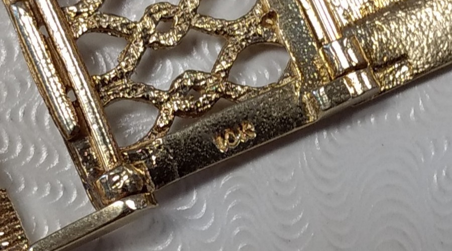 Mens Vintage 10K Yellow Gold Diamond Accented Geneve Quartz Wristwatch