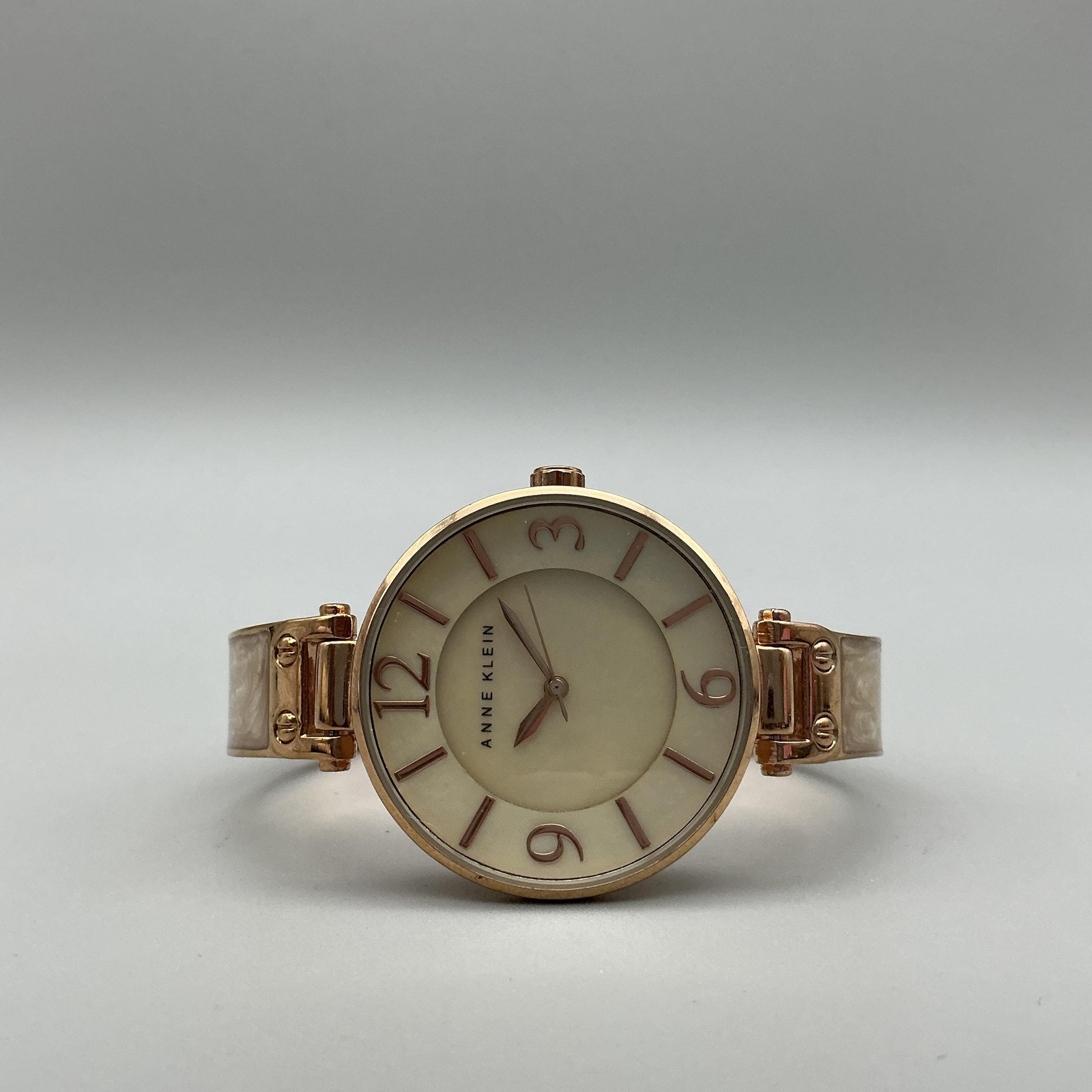 Anne Klein Womens Watch 34mm MOP Dial Gold Tone Bracelet Dress New Battery 7″