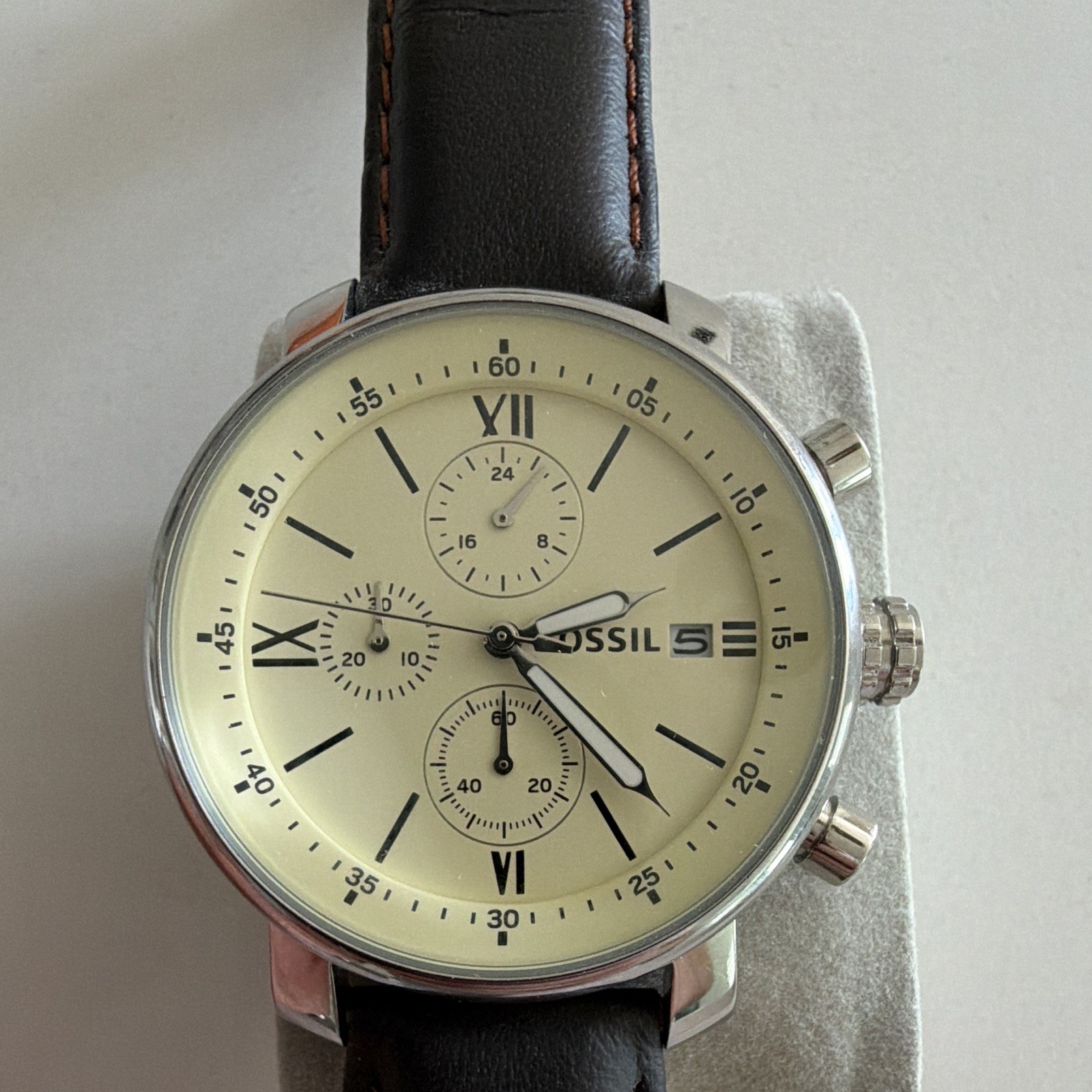 Fossil Men’s Rhett BQ1007 Quartz Chronograph Dark Brown Leather Strap Cream Dial