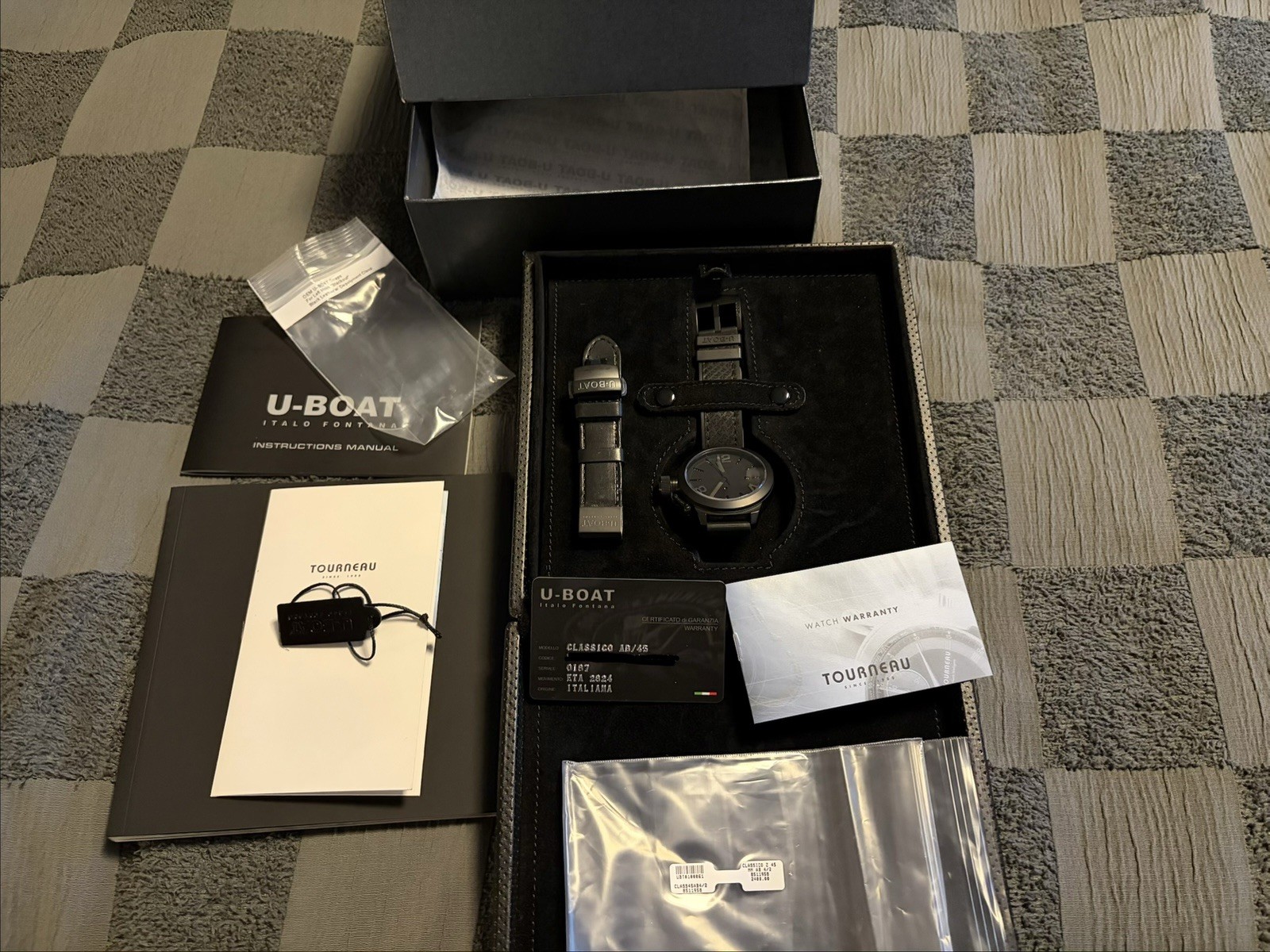 U-Boat Classico 5573 Left Hook 53mm Auto Carbon Fiber +Extra Strap / FULL SET