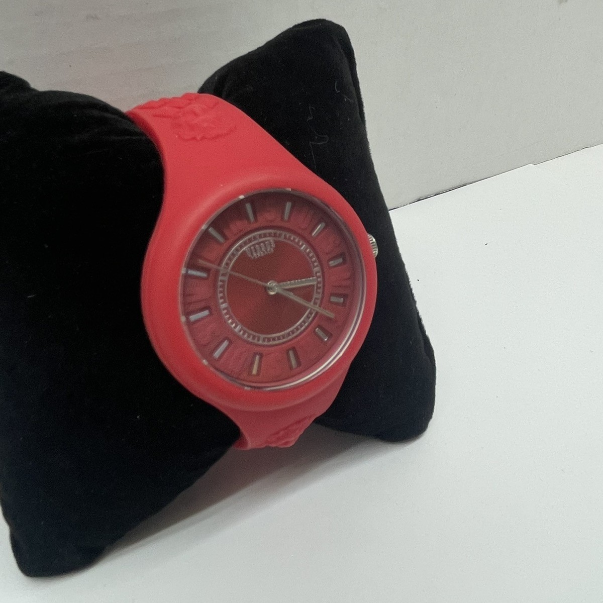 VERSACE RED SILICONE QUARTZ WATCH W BOX BOOKLET (CMP127194)