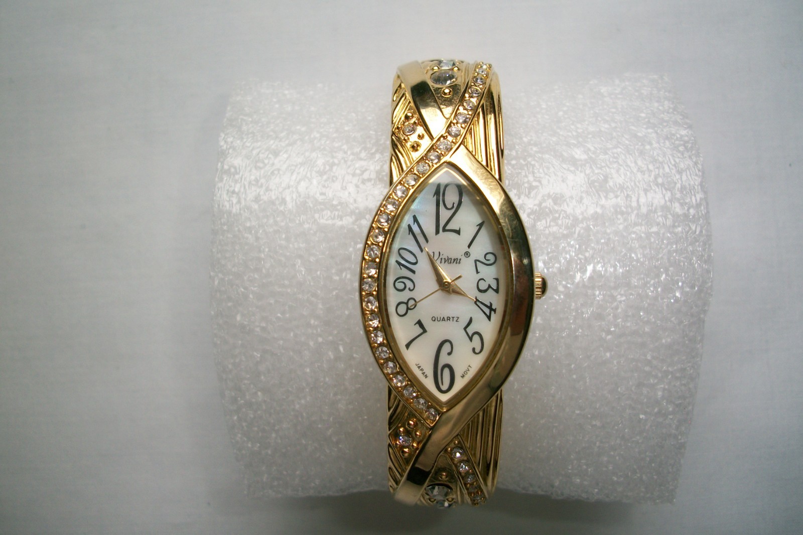 Vivani Gold Tone Ornate Bracelet Quartz Watch (Oval Shaped) Japan MOVT