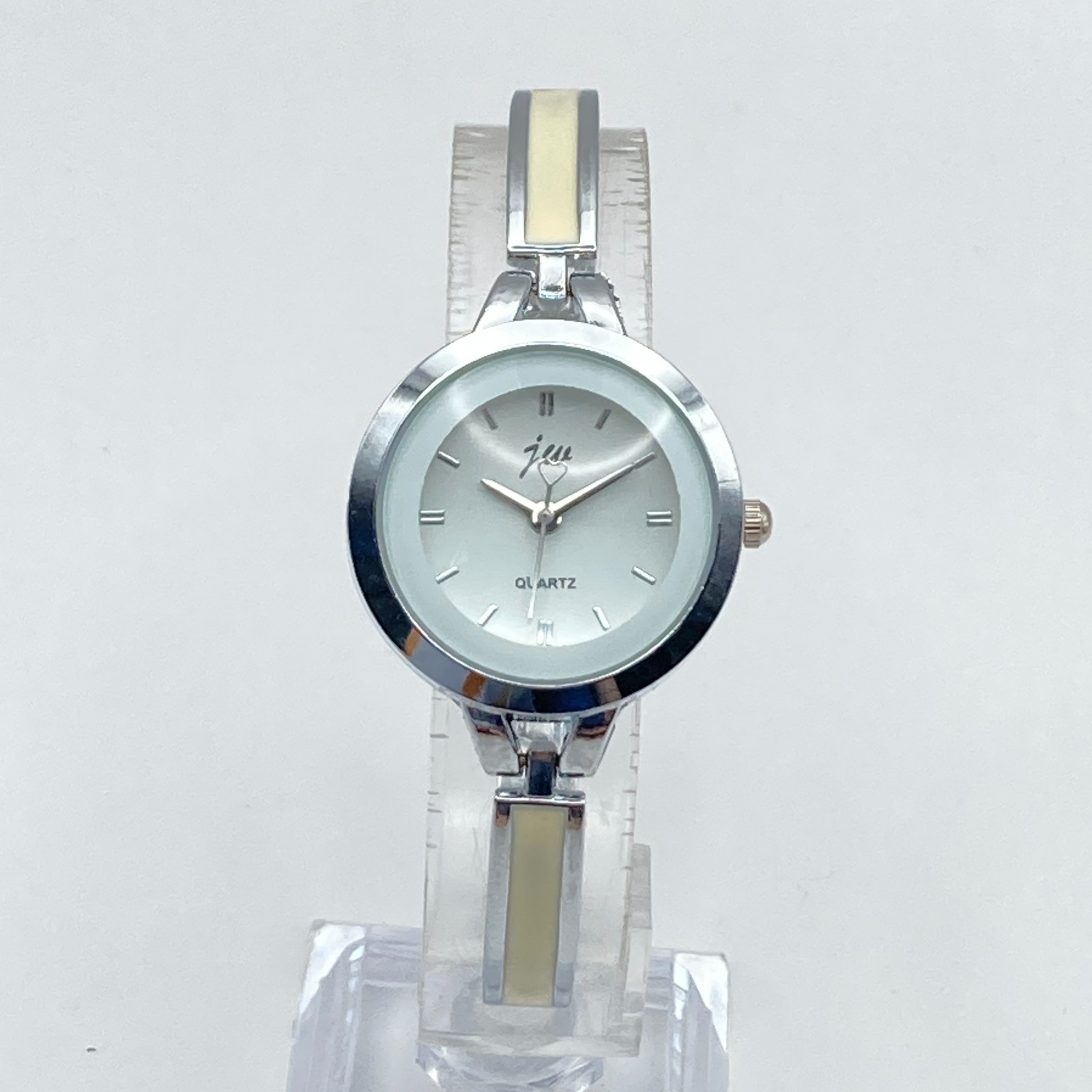 JW Women’s Watch 28mm Heart Silver Tone Ivory Enamel Round New Battery 7.25″