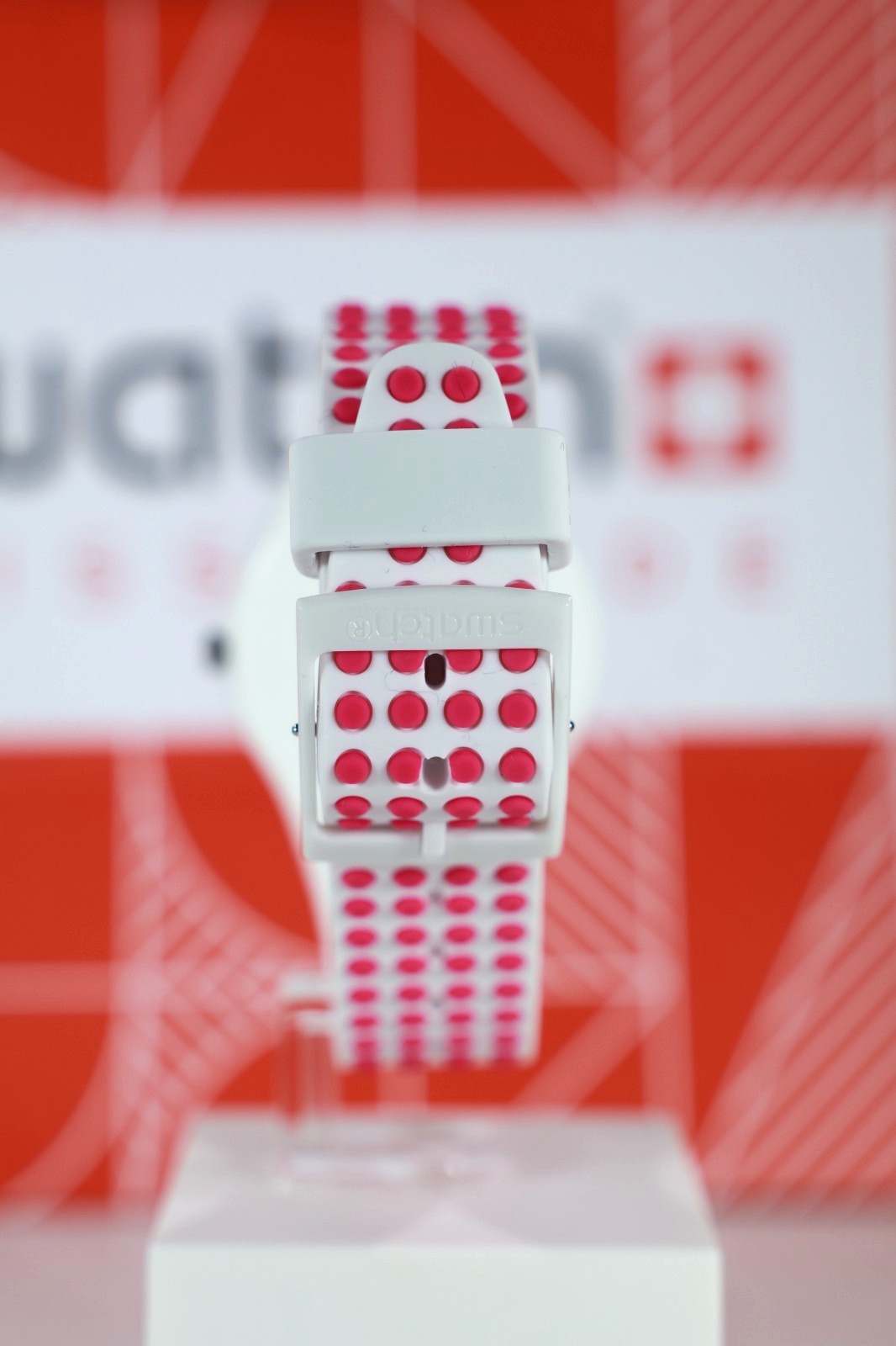 New Swiss Made Limited Swatch Watch GW190 PINKDOTS 34MM White Pink Dots Unisex