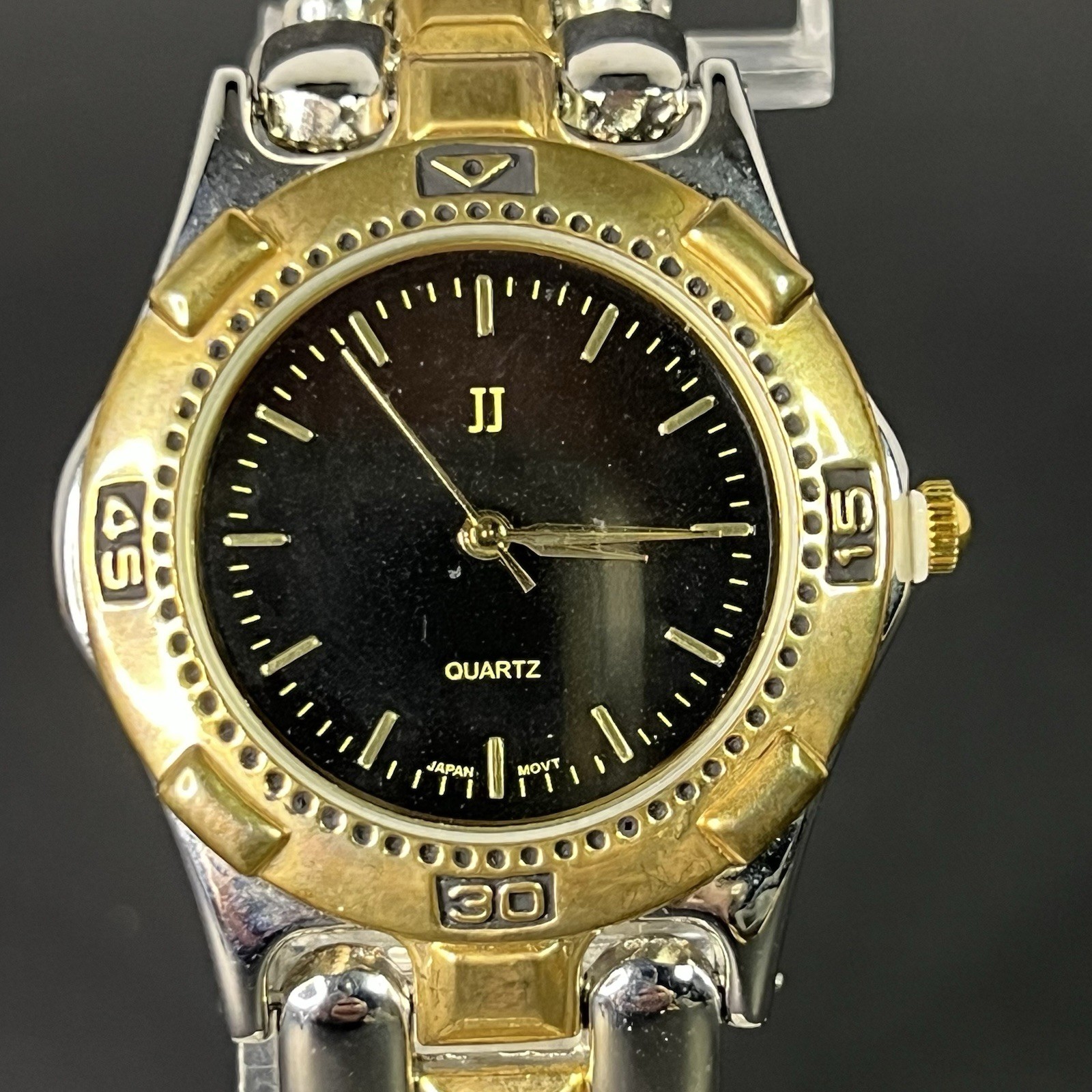JJ Two Tone 36mm Case Black Dial NEW BATTERY Runs Great Classic Look