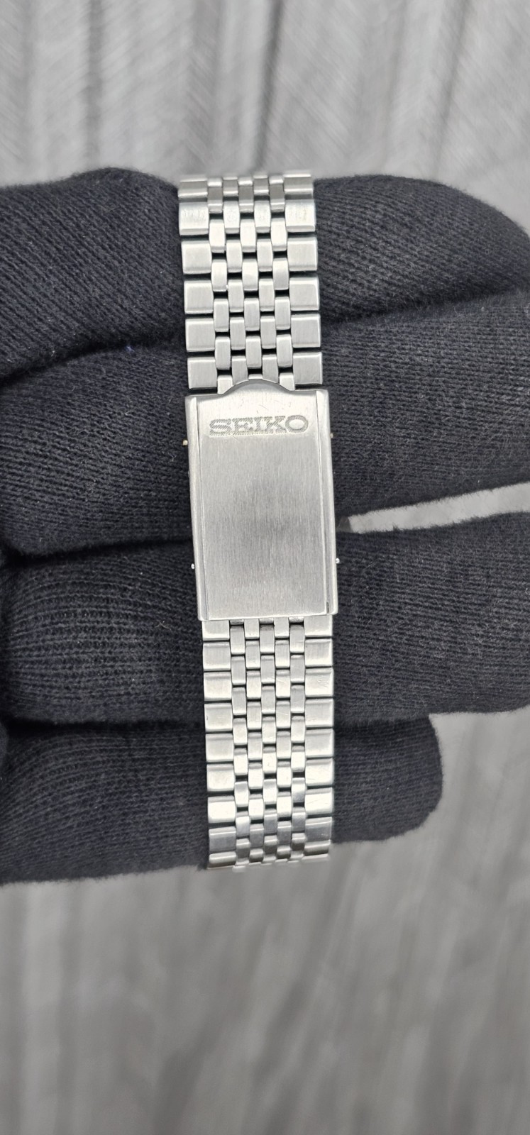 vintage Seiko 5 automatic 21 jewels 7009-5862 day/date men’s wristwatch Japan