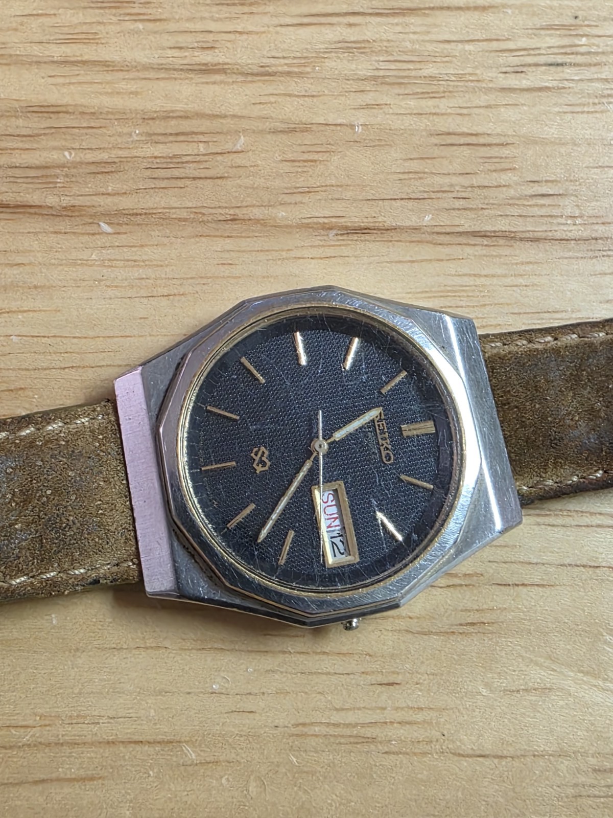 VINTAGE Seiko SQ Watch Men 33mm Black Dial Daydate ( 8023-6059 ) *RUNNING*READ *
