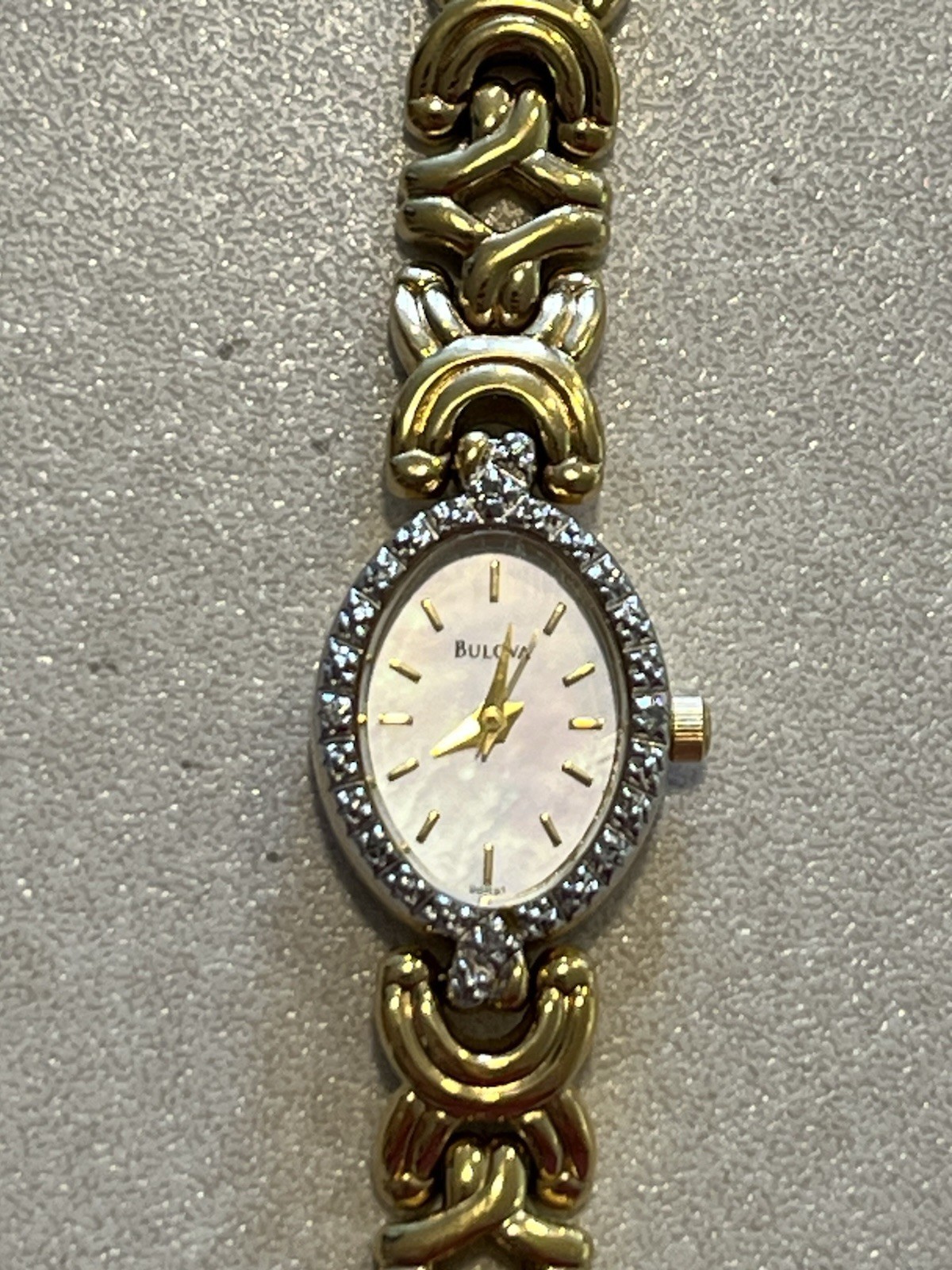 Vintage Bulova 98R51 Ladies Watch – Gold Played With Mother of Pearl Dial.