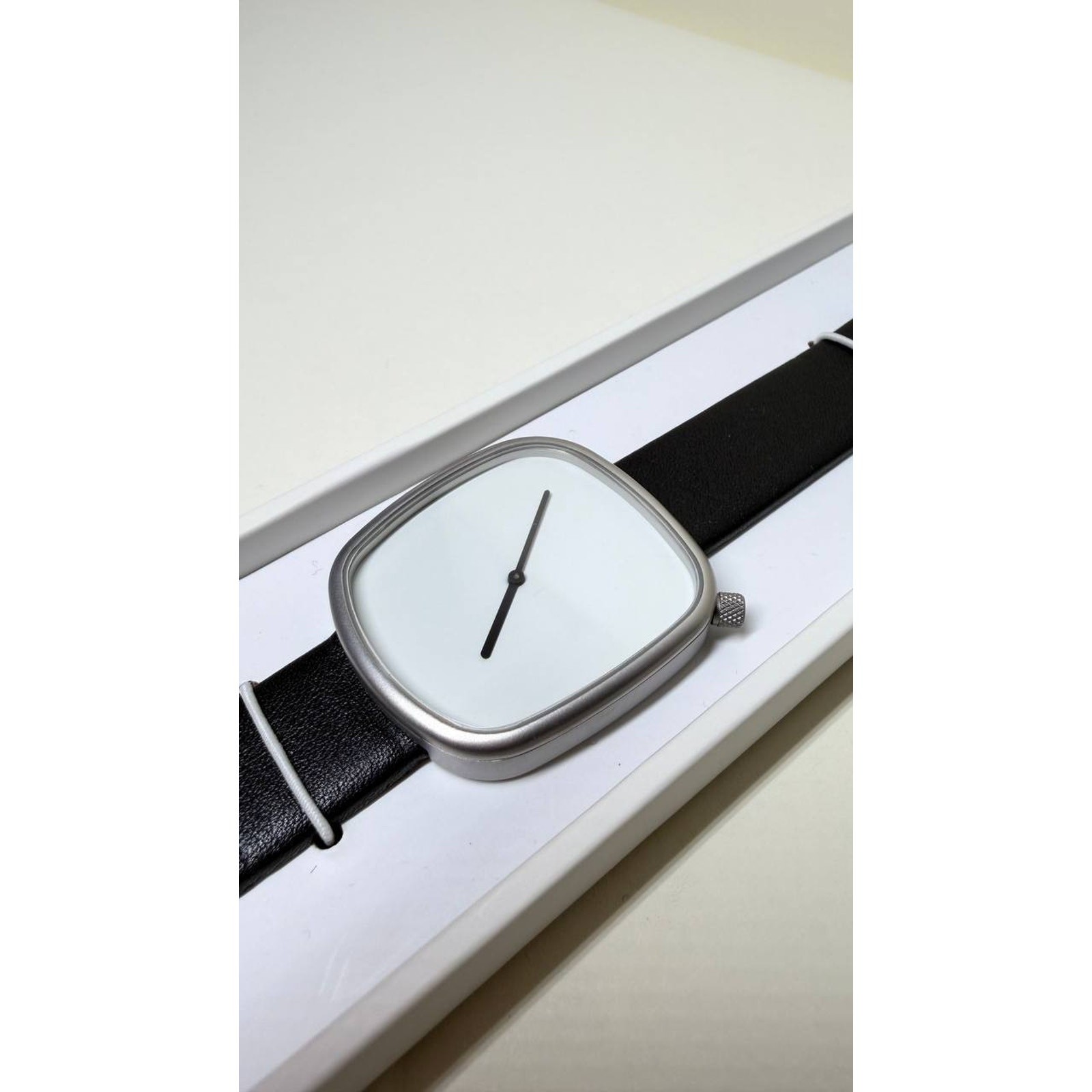 Minimalist Watch Unisex Leather Strap Modern Scandinavian Design Multiple Colors