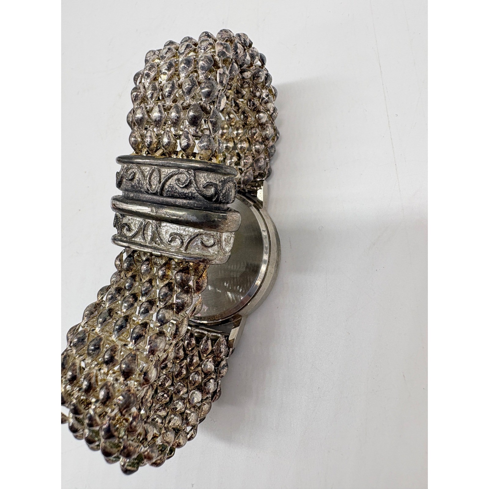 Geneva Quartz Watch Silver Tone Popcorn Mesh Magnetic Clasp Filigree Band Mens