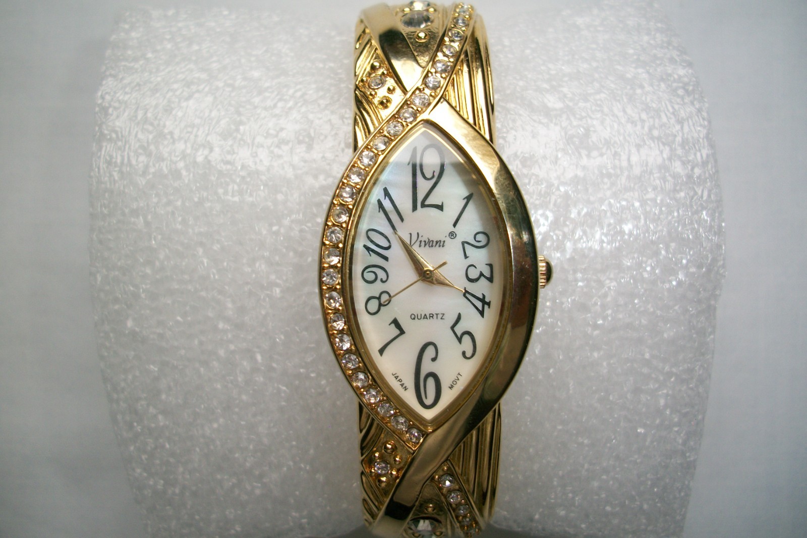 Vivani Gold Tone Ornate Bracelet Quartz Watch (Oval Shaped) Japan MOVT