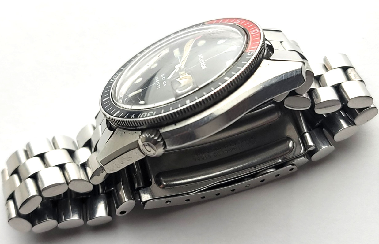 Vintage 1970 Stainless steel Accutron Deep Sea 666 Original bracelet running.
