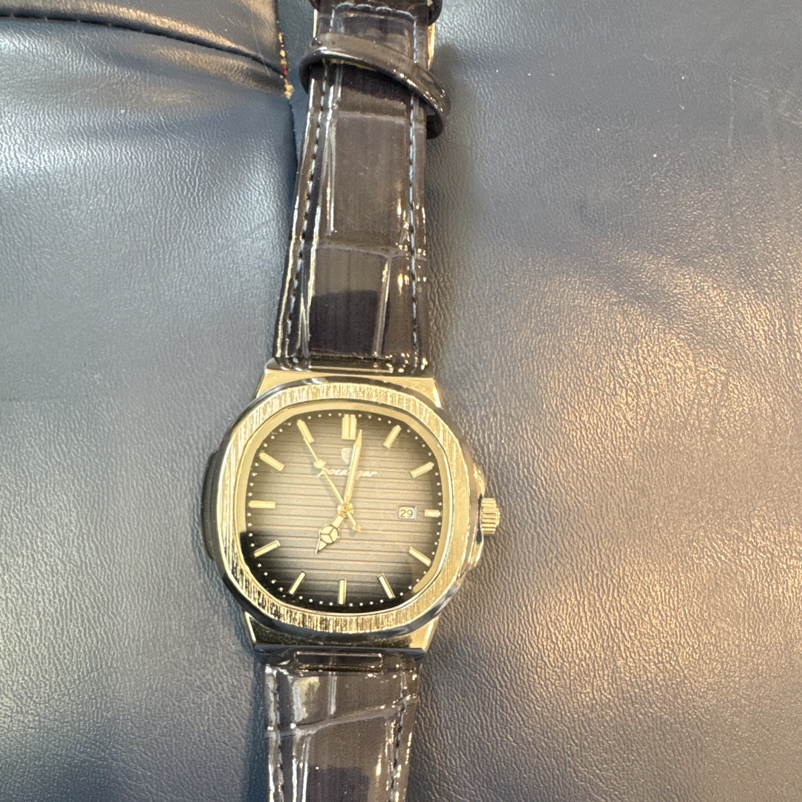 Poedagar 613B Quartz Analog Date Wristwatch 3ATM Black Leather Strap
