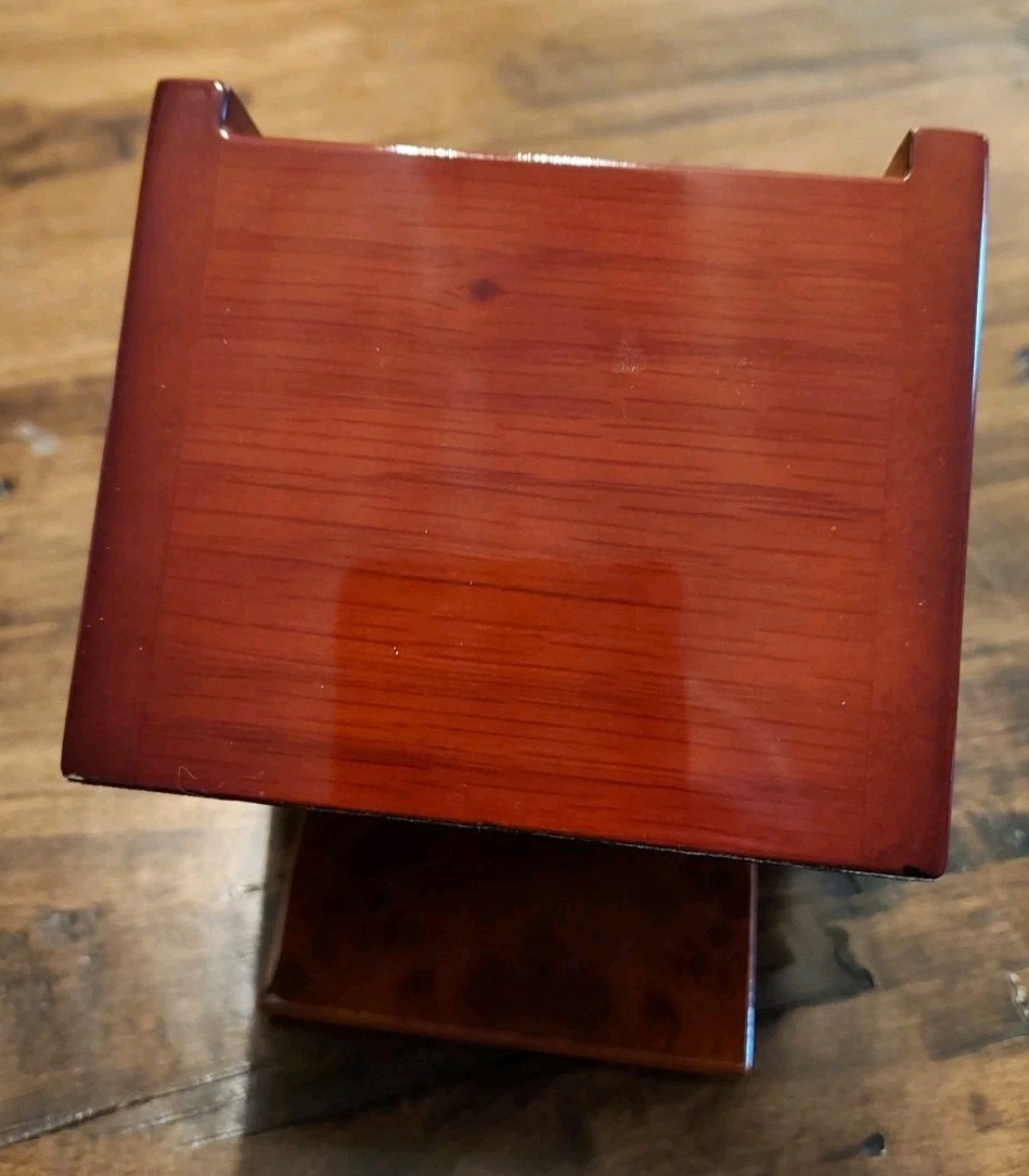 Excellent Vtg Belair 3ATM Gold Tone Mens sapphire crystal Watch w/case new bat