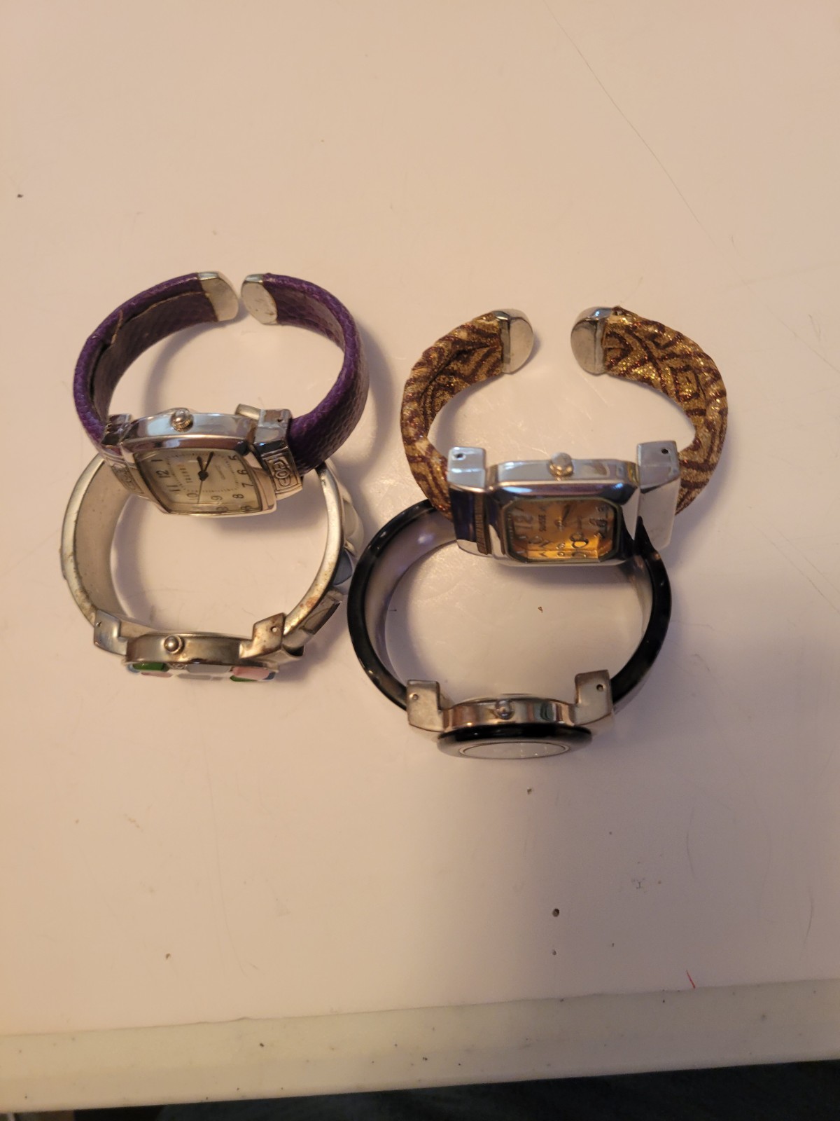 4 Lady Watch Working Condition New Battery Trend Geneva Suisse + 1 Women